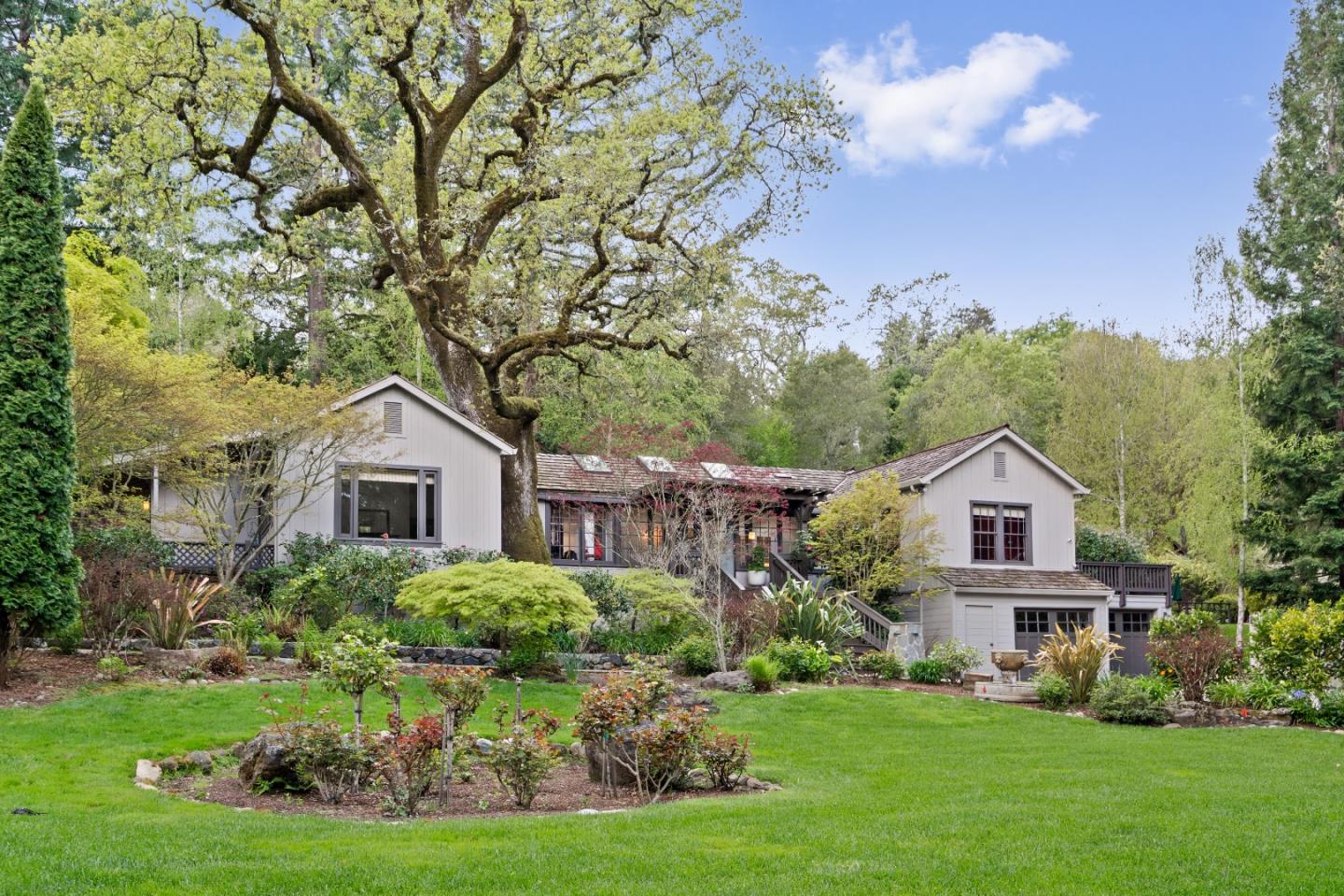 1477 Portola RD