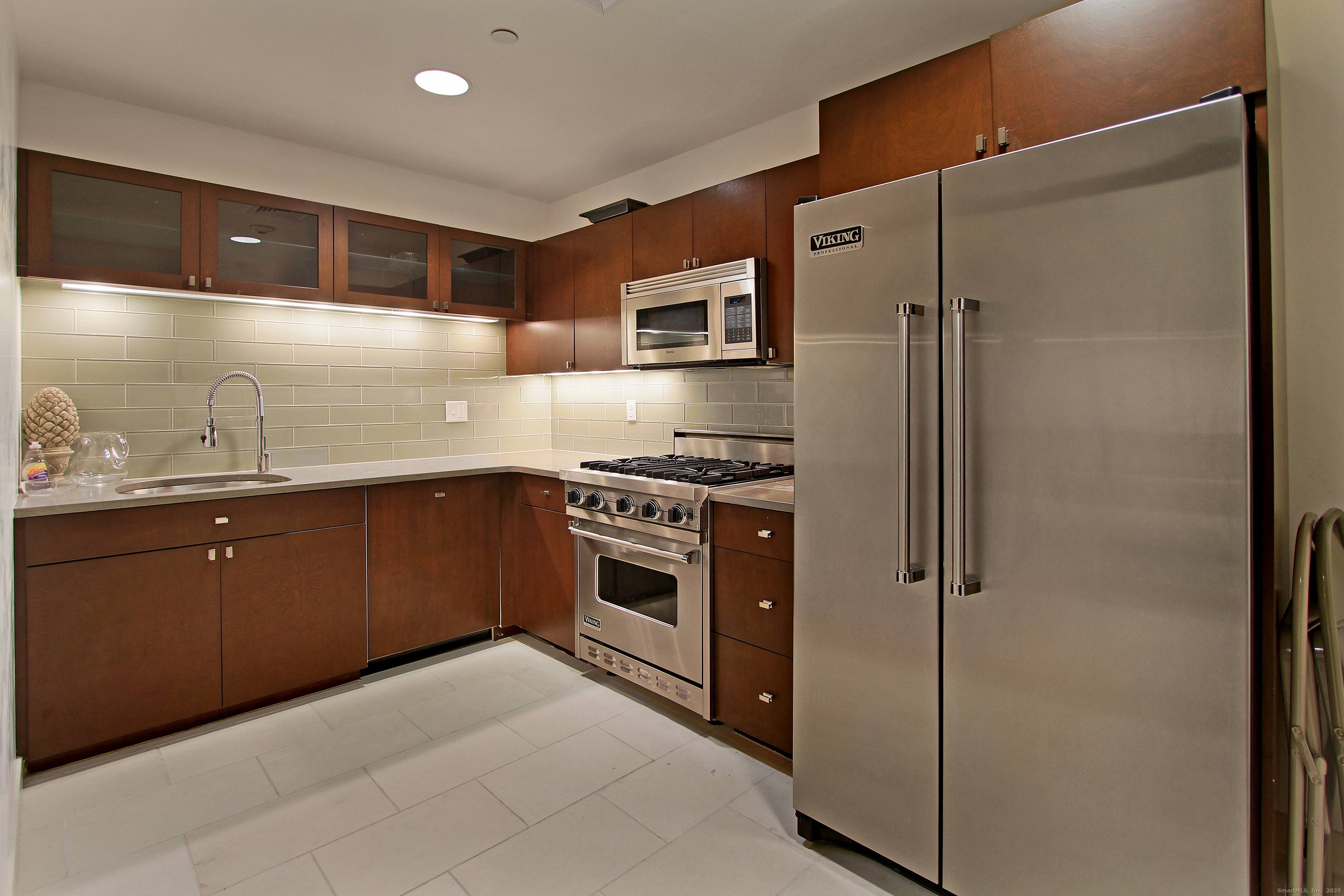 100 Parrott Drive 1402