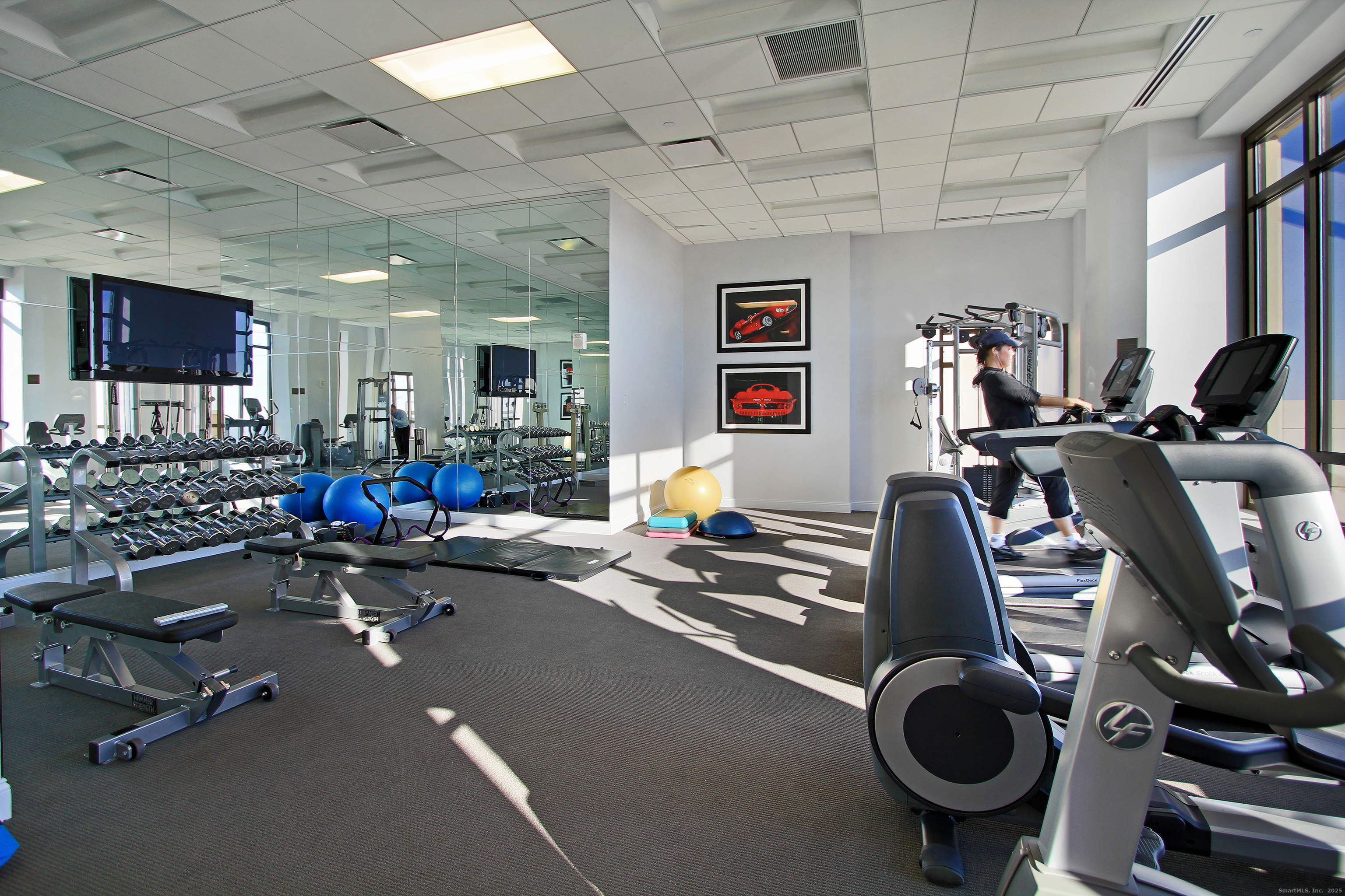 100 Parrott Drive 1402