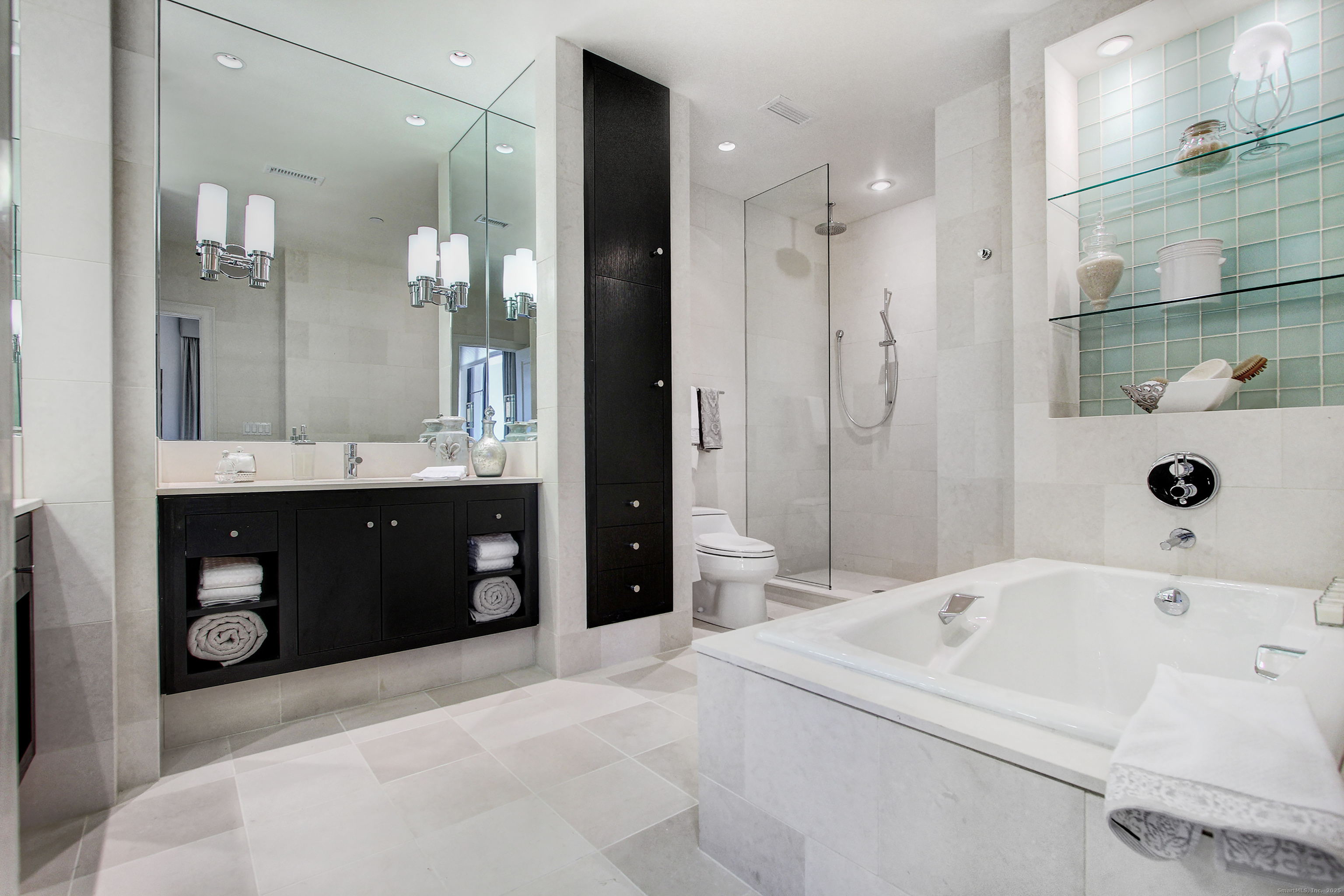 100 Parrott Drive 1402