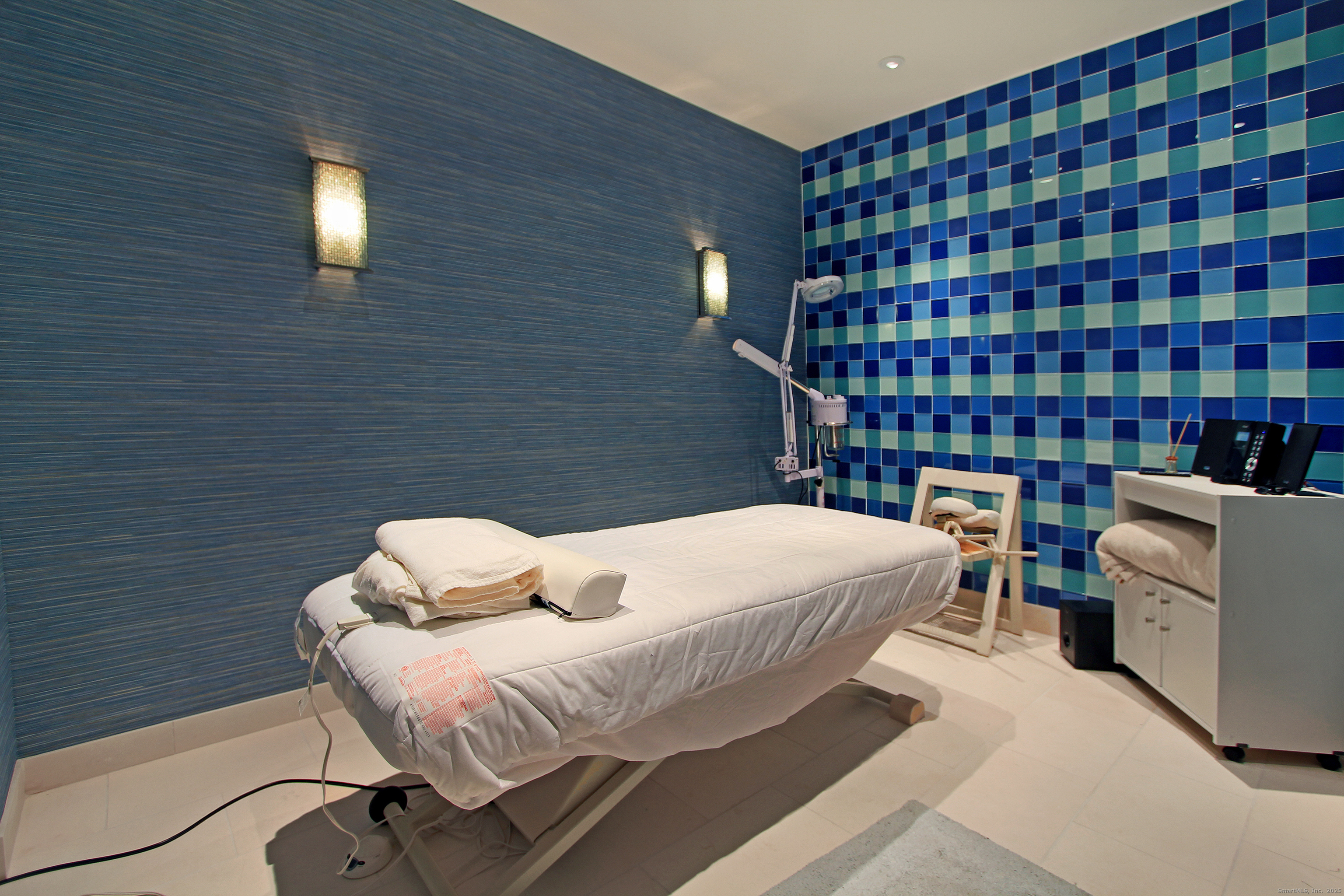 100 Parrott Drive 1402