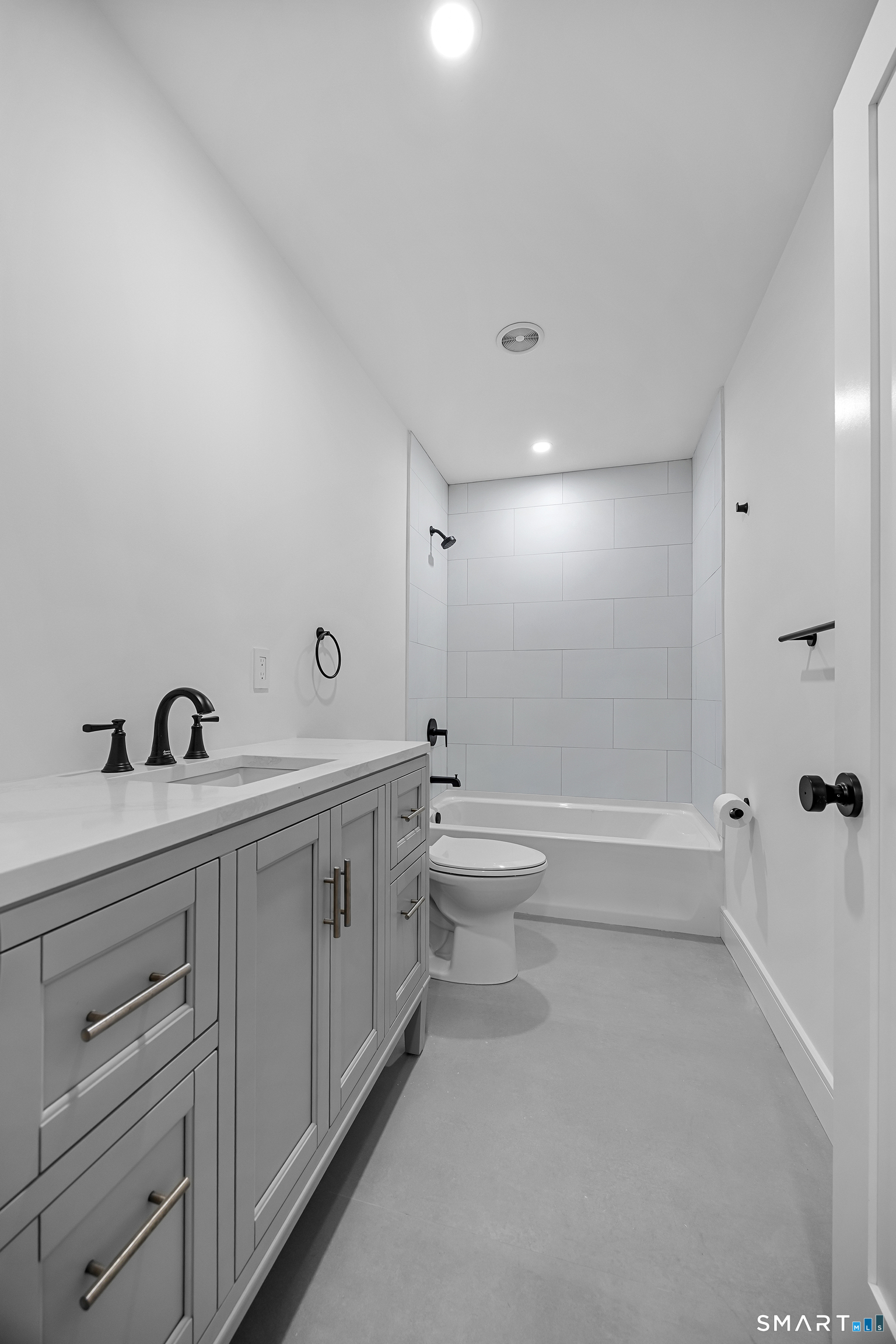 140 Mile Common Road