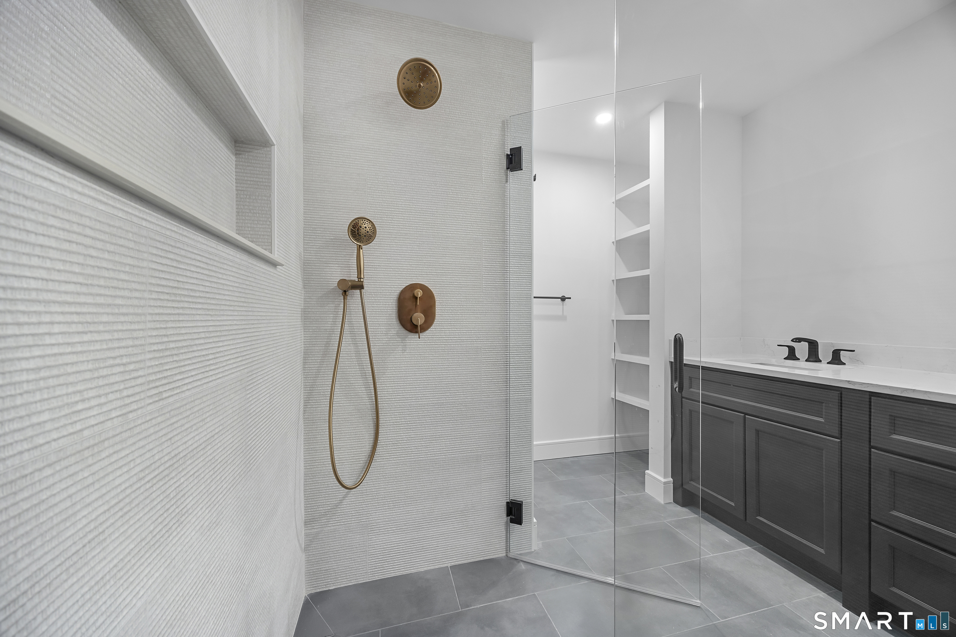 140 Mile Common Road