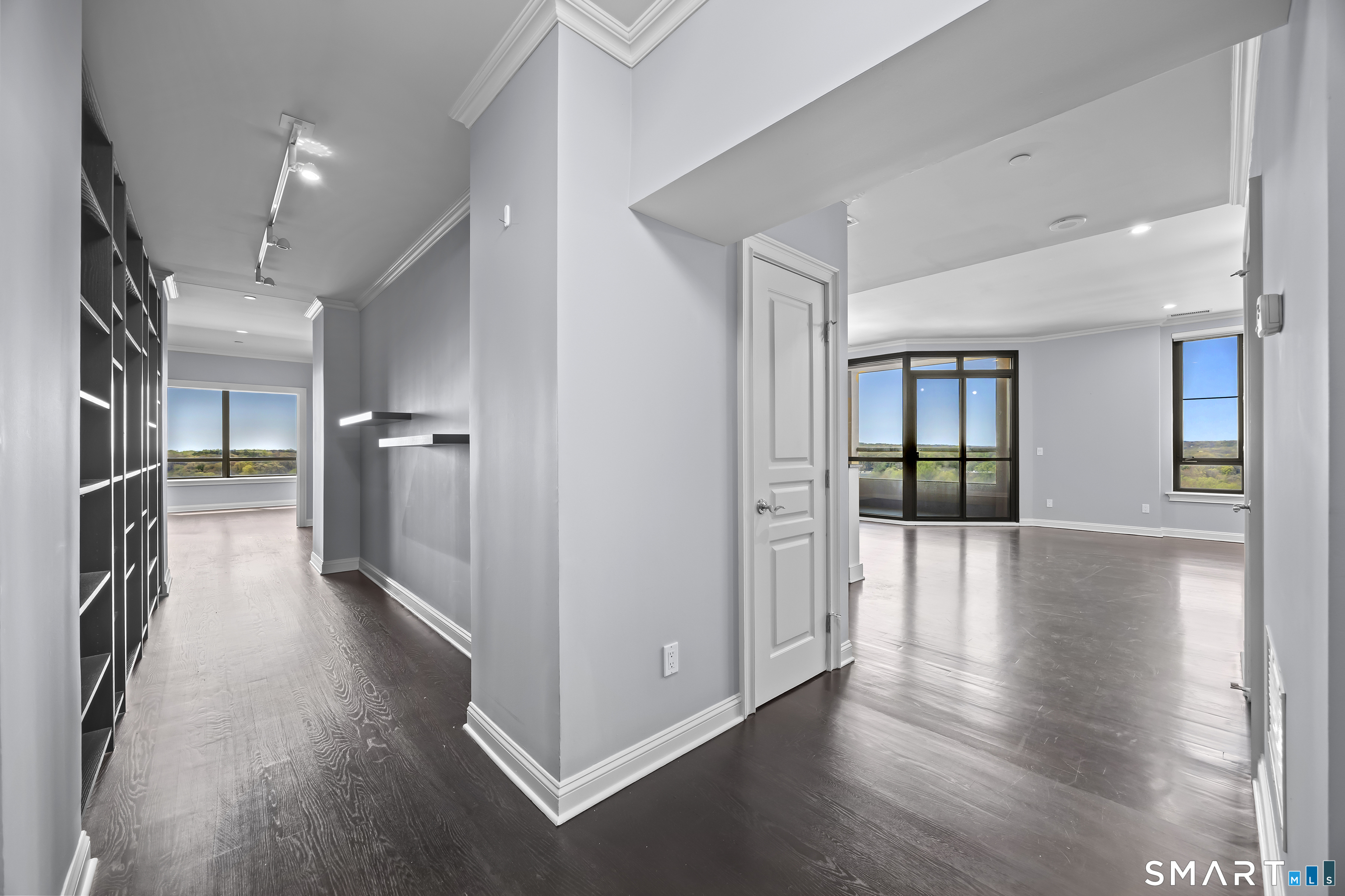 100 Parrott Drive 1106