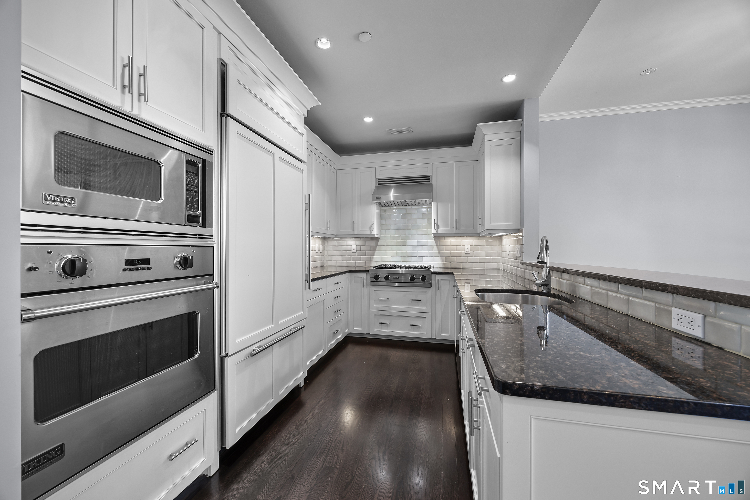 100 Parrott Drive Unit: 1106