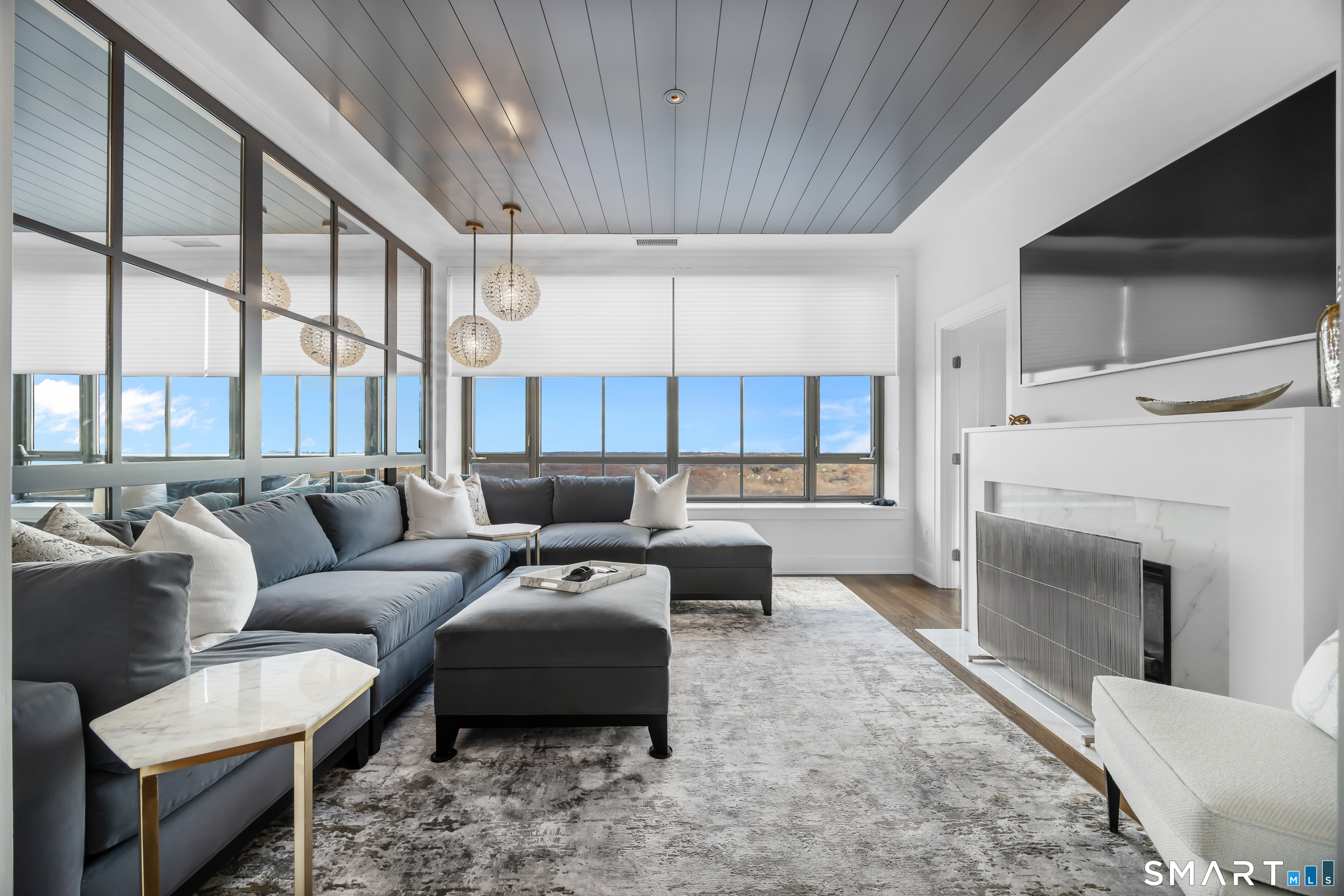 100 Parrott Drive Unit: 1402