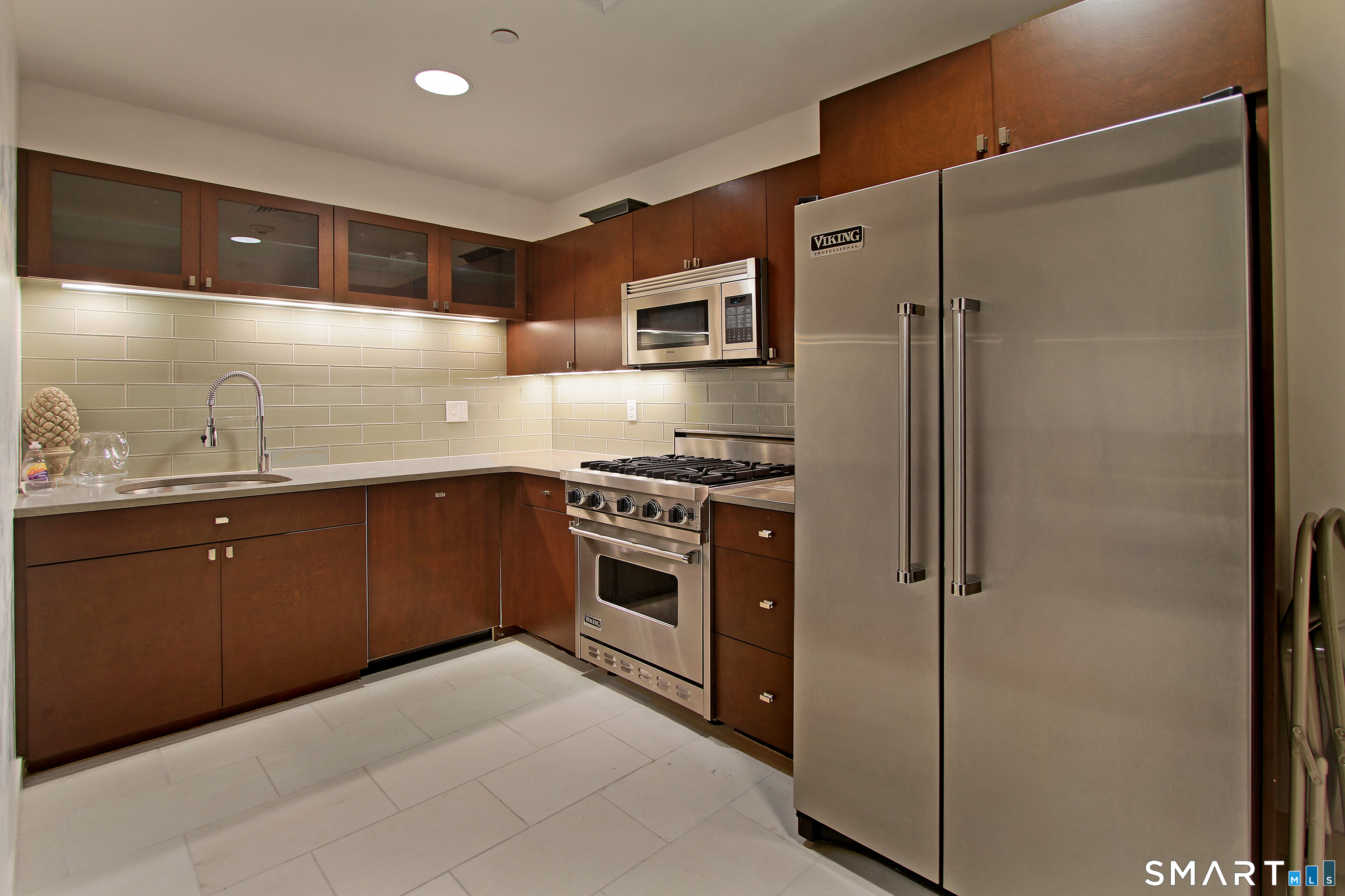 100 Parrott Drive Unit: 1402