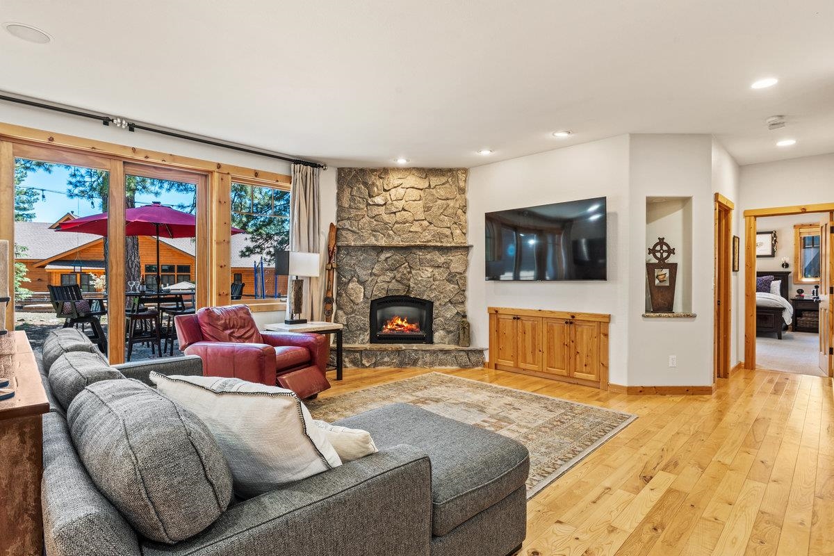 10449 Eastbourne Court