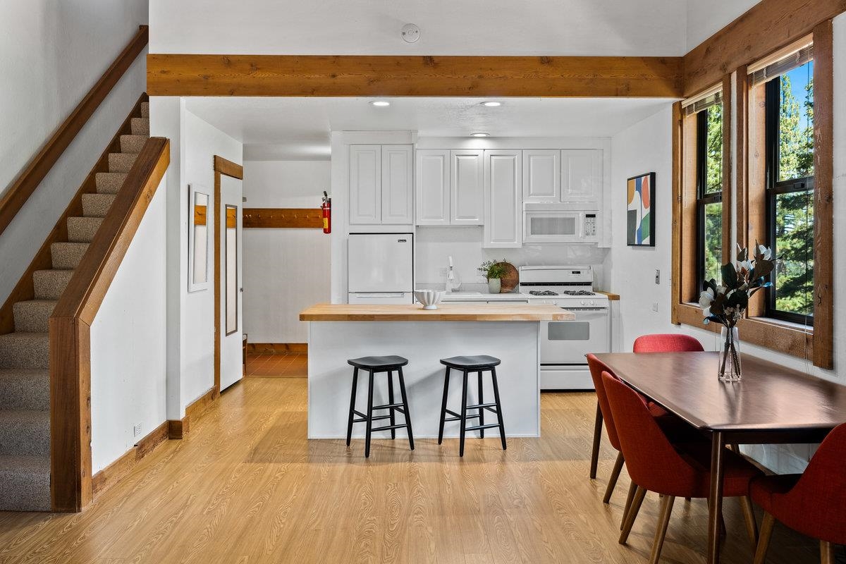 3165 Aspen Grove