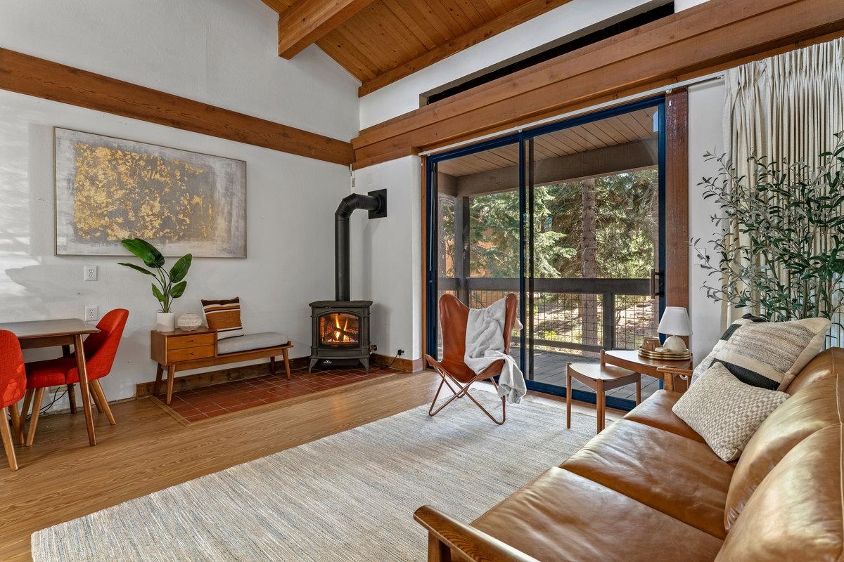3165 Aspen Grove