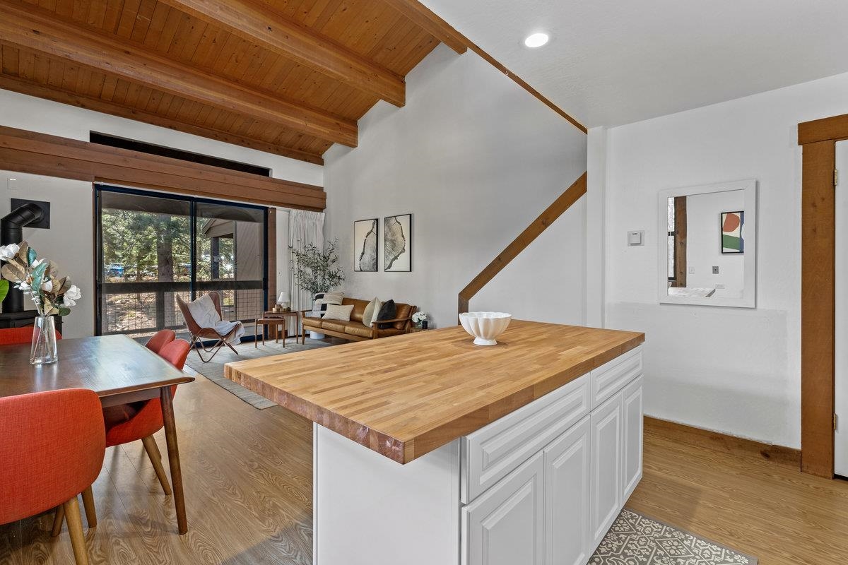 3165 Aspen Grove