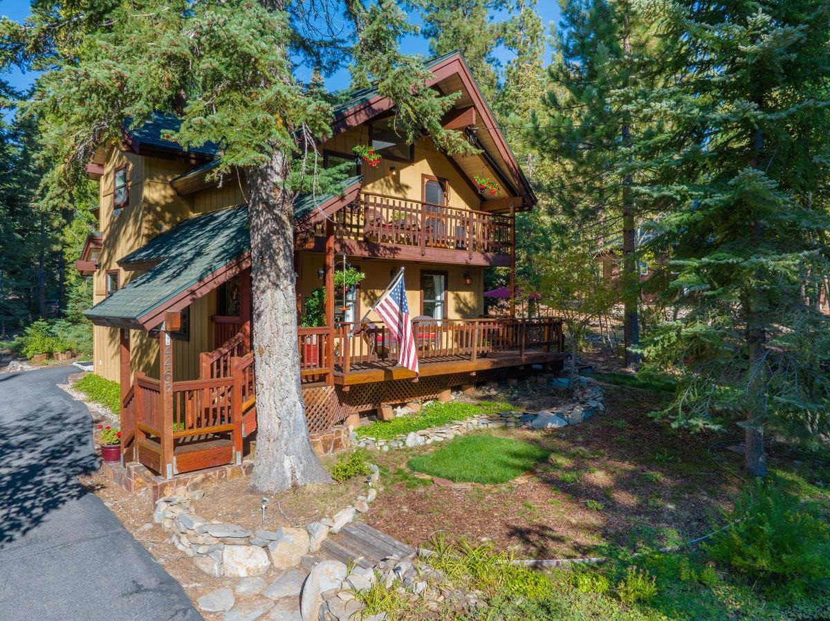 4465 North Ridge Drive