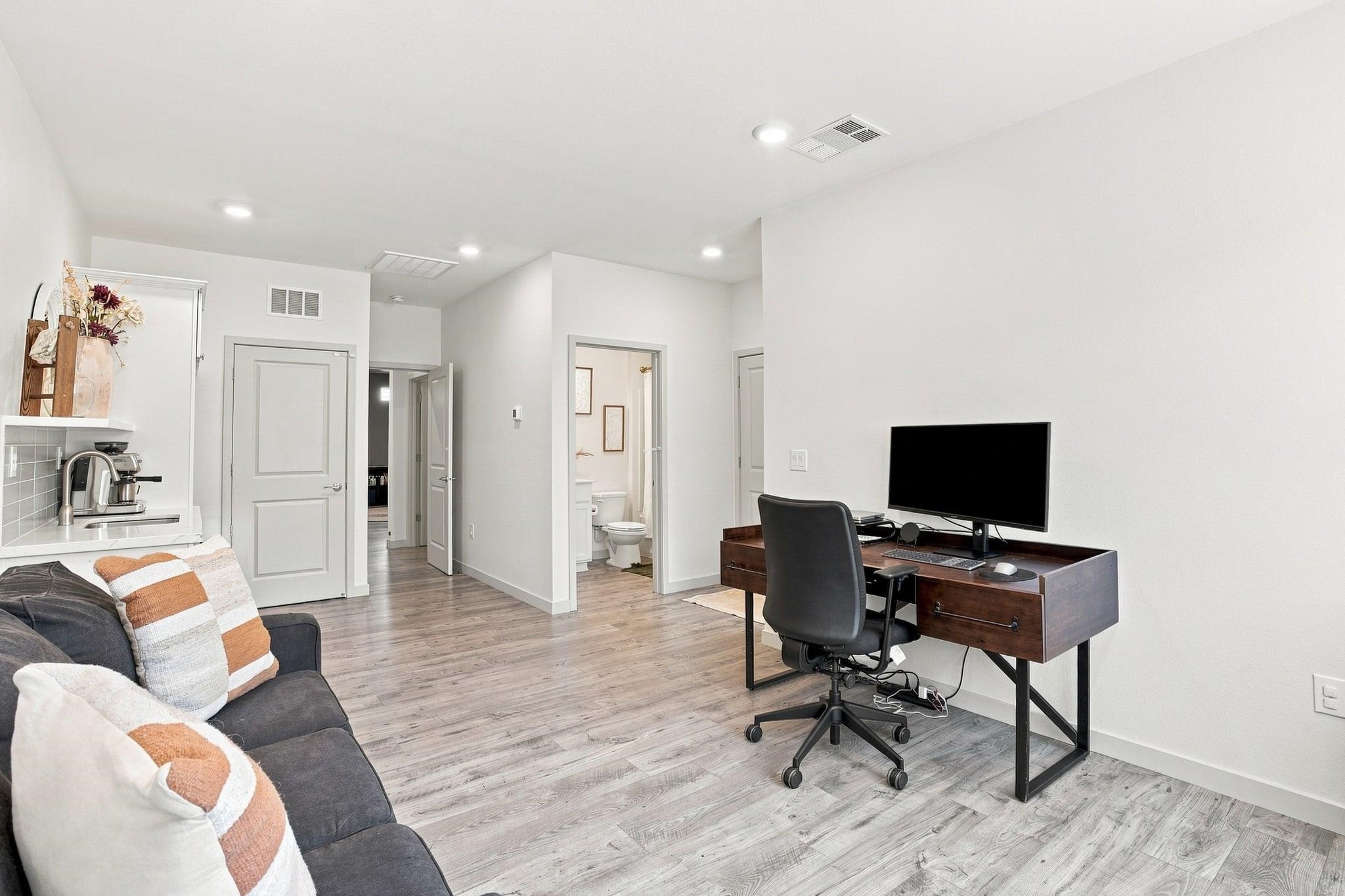 8388 Fenhollow Drive