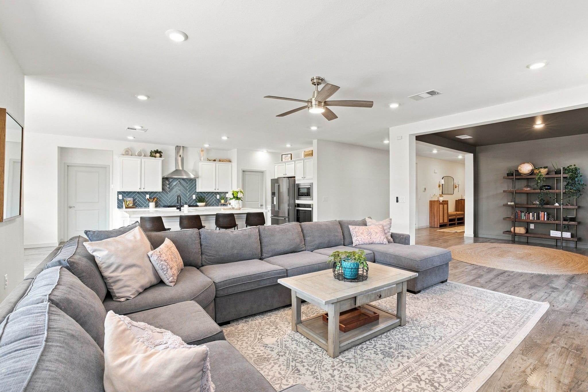 8388 Fenhollow Drive