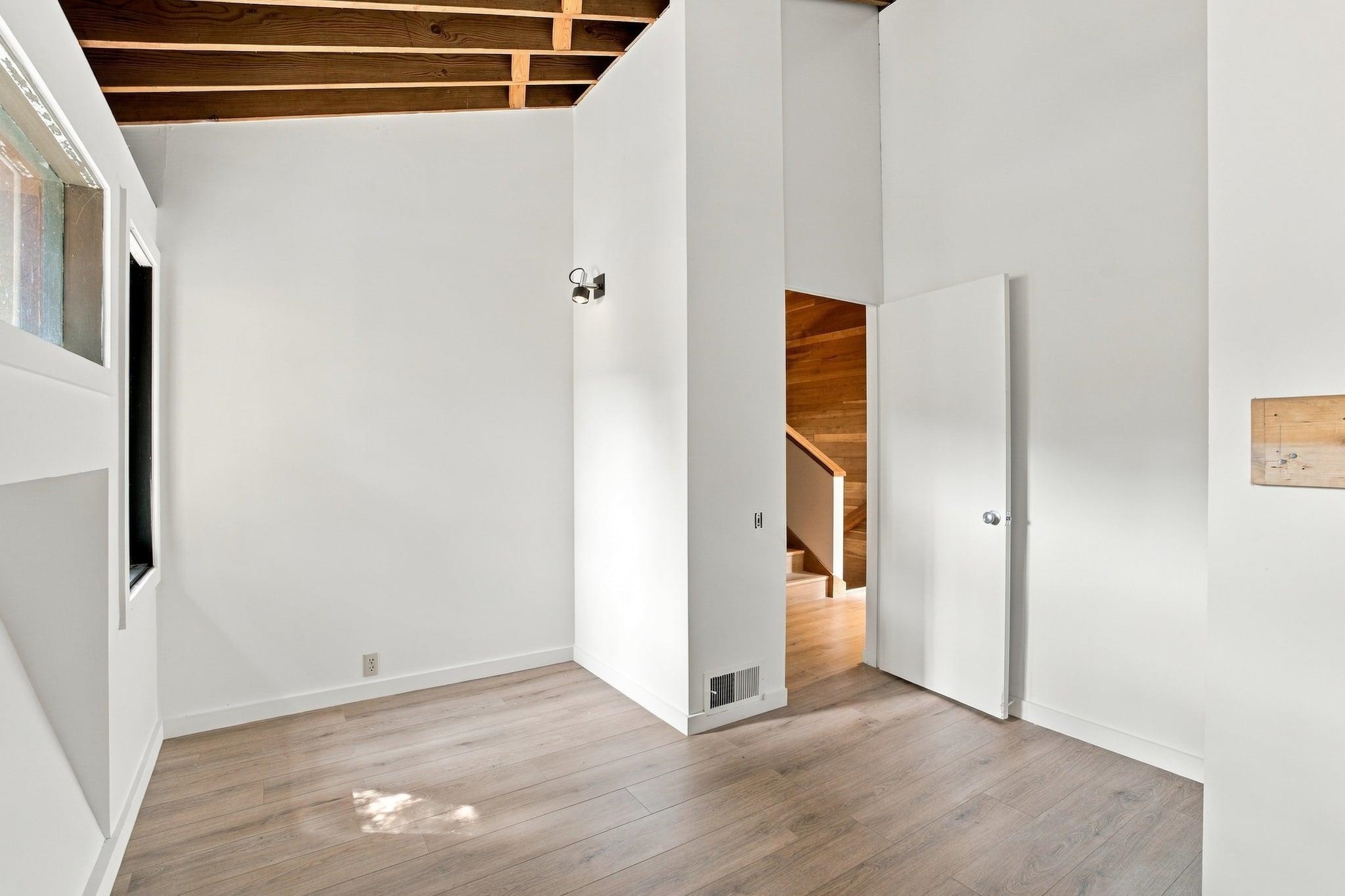 1004 Lanny Lane