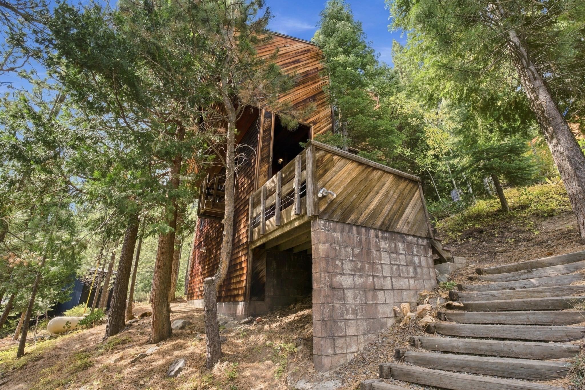 1004 Lanny Lane