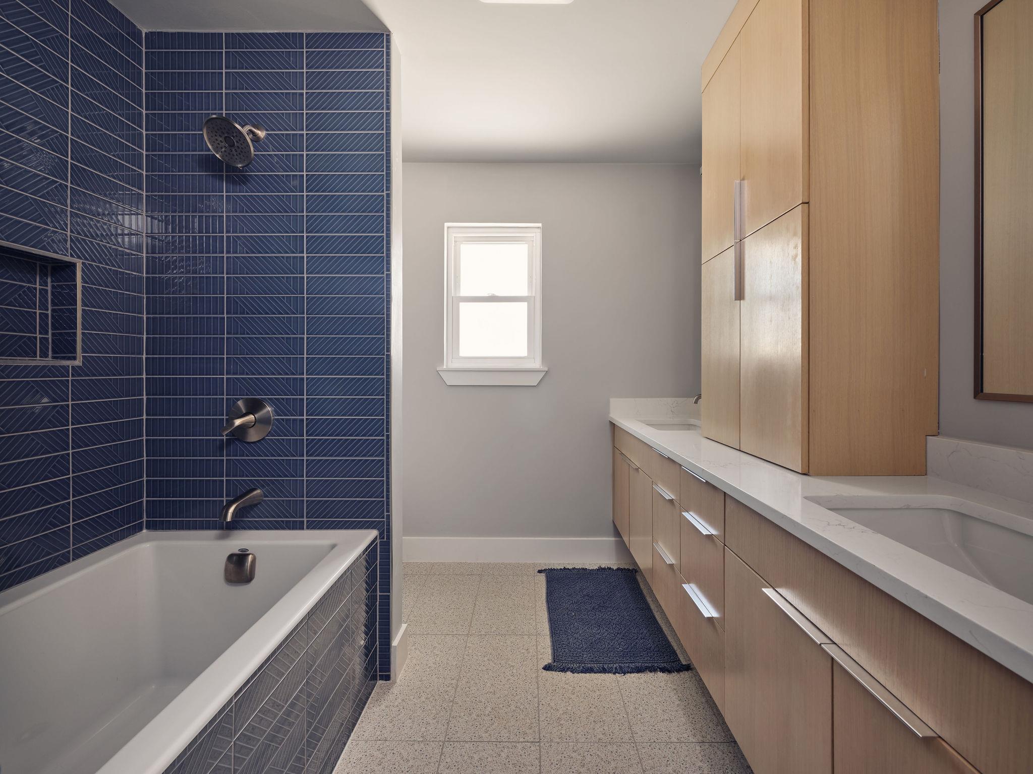 8704 Balcones Club DR