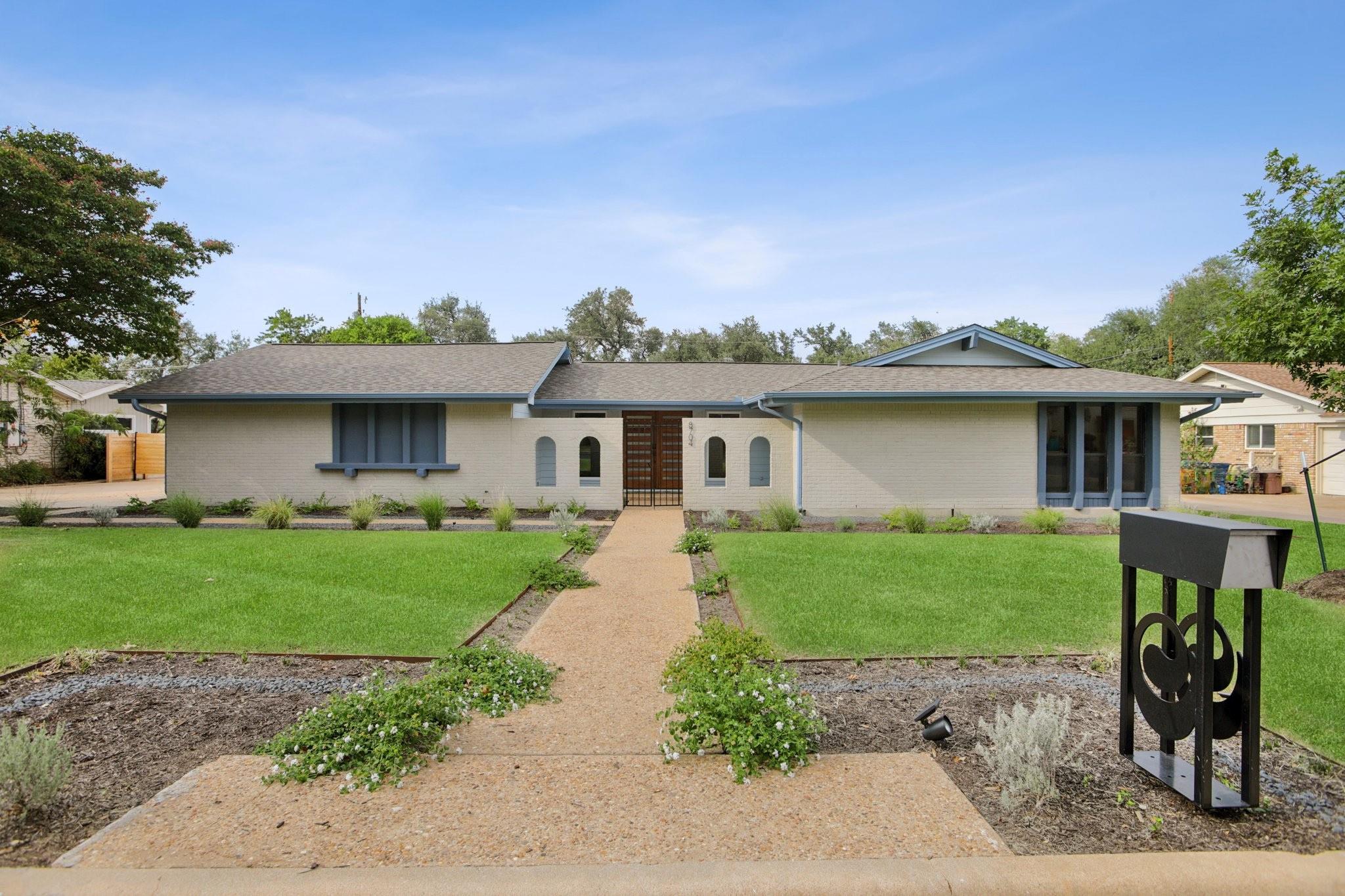 8704 Balcones Club DR
