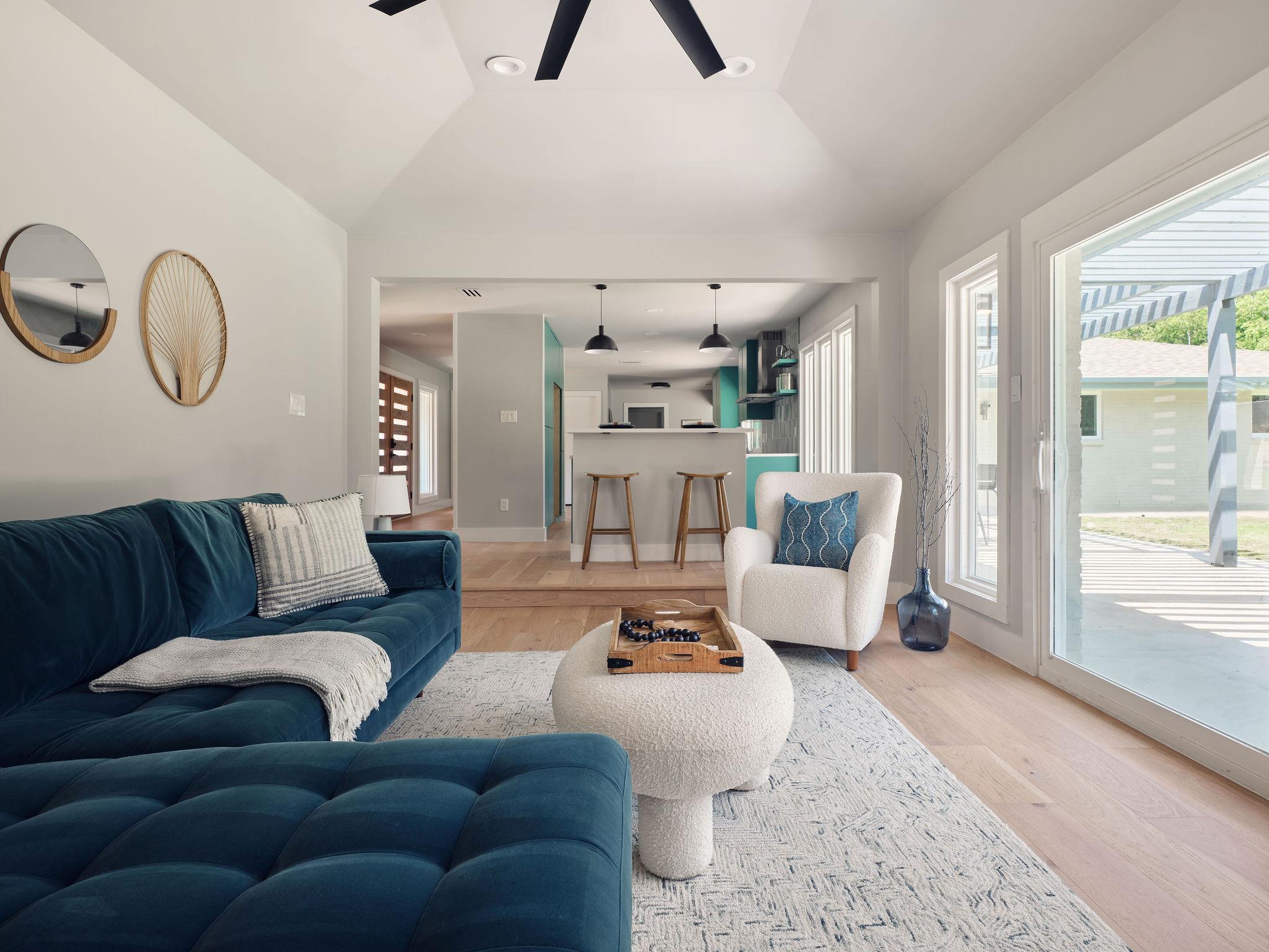 8704 Balcones Club DR