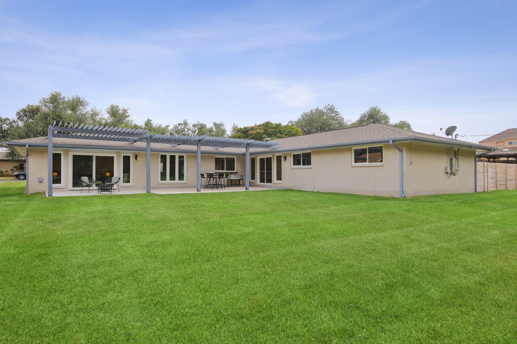 8704 Balcones Club DR