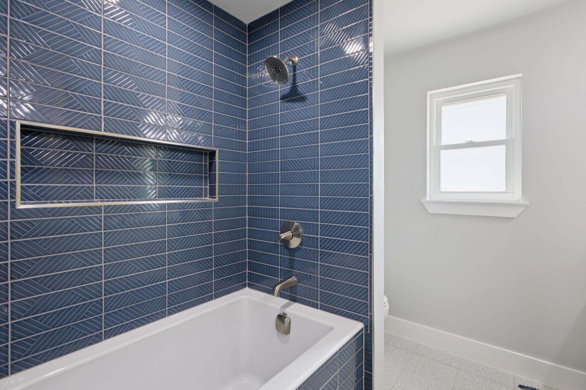 8704 Balcones Club DR