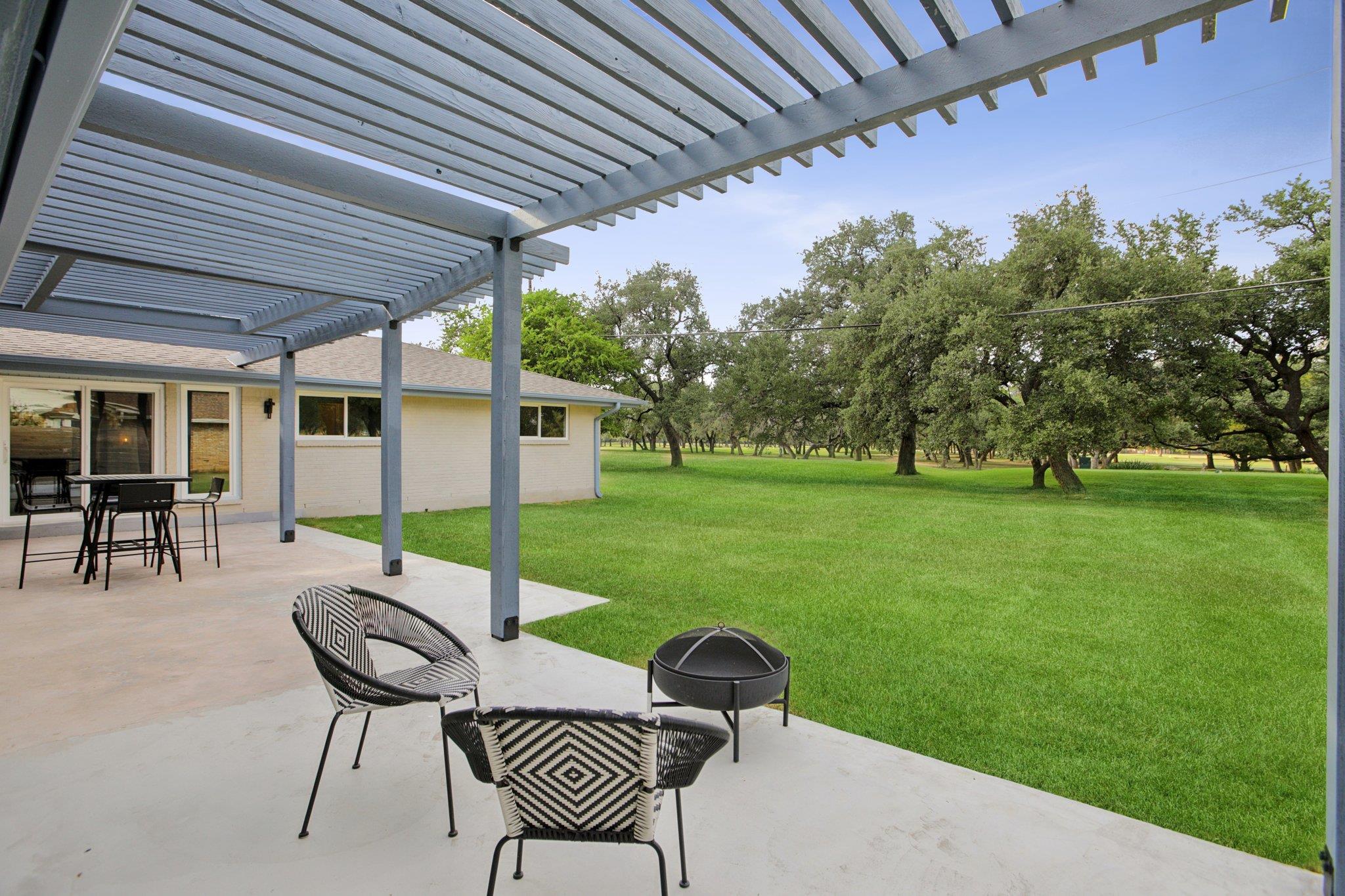 8704 Balcones Club DR