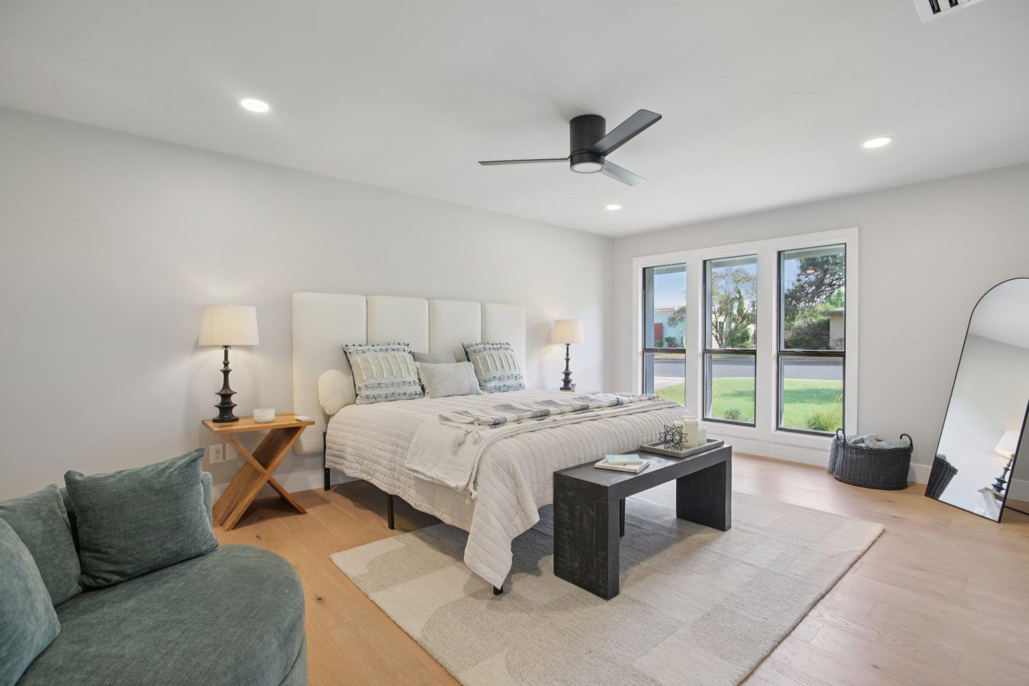 8704 Balcones Club DR