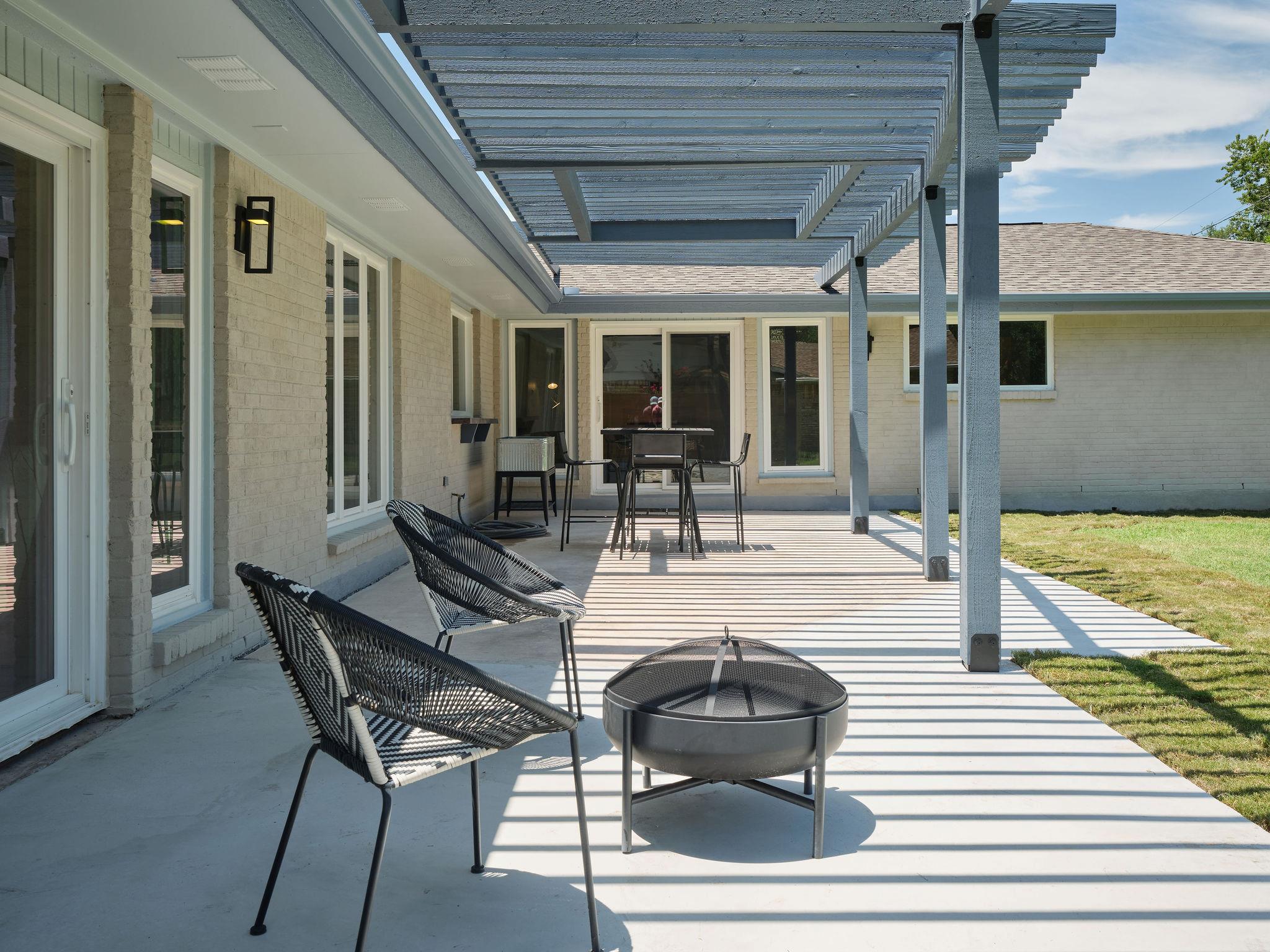 8704 Balcones Club DR