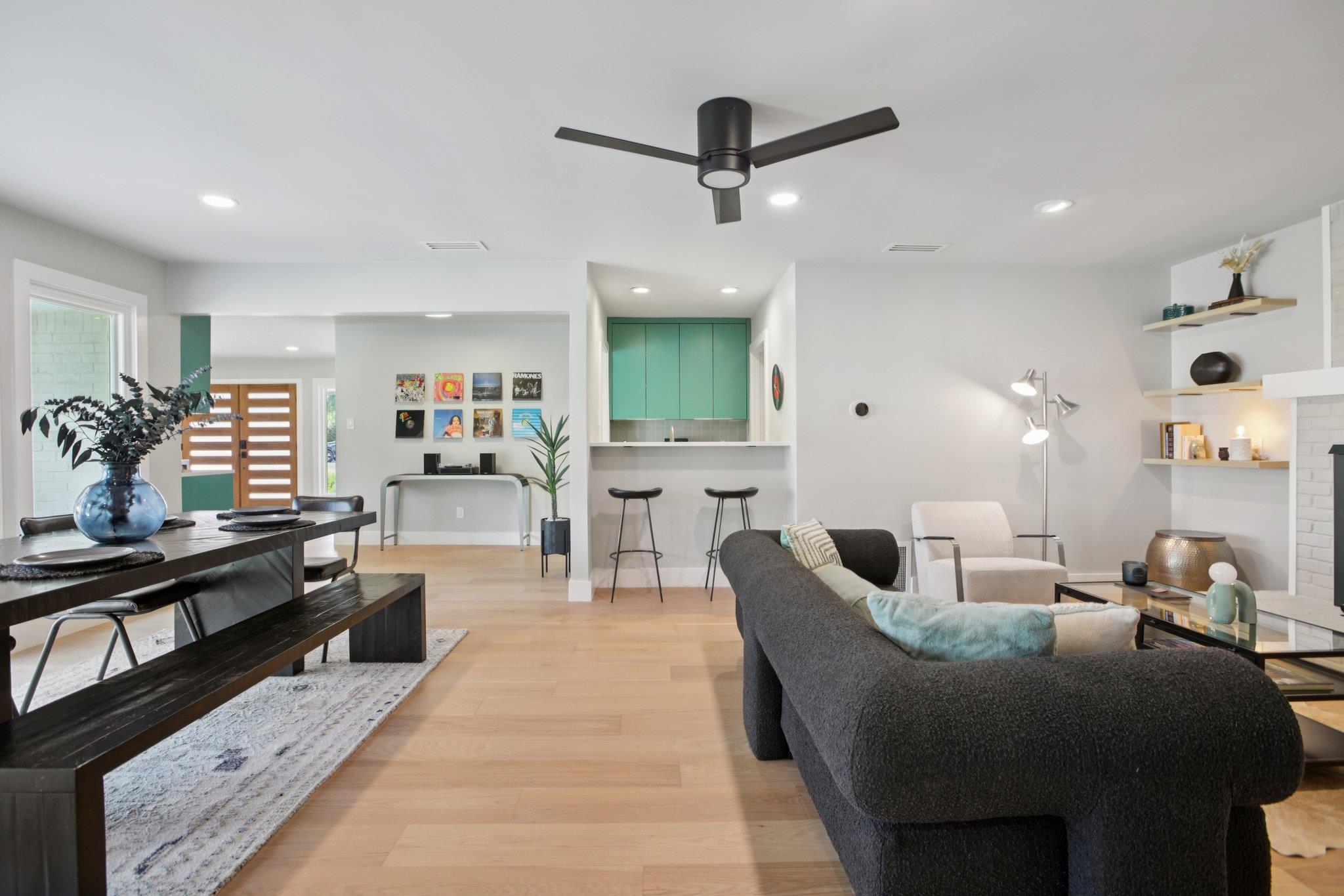 8704 Balcones Club DR