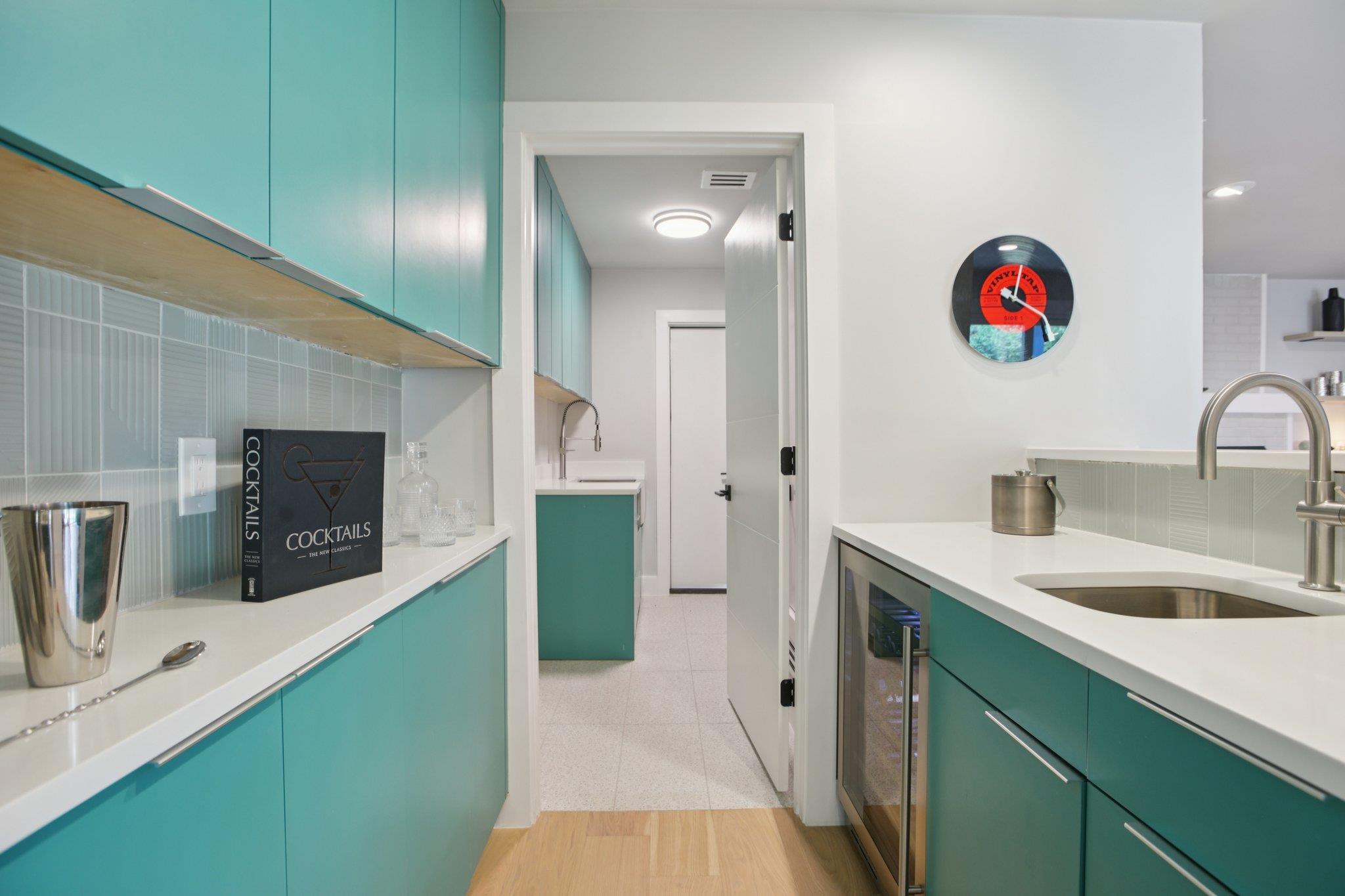 8704 Balcones Club DR