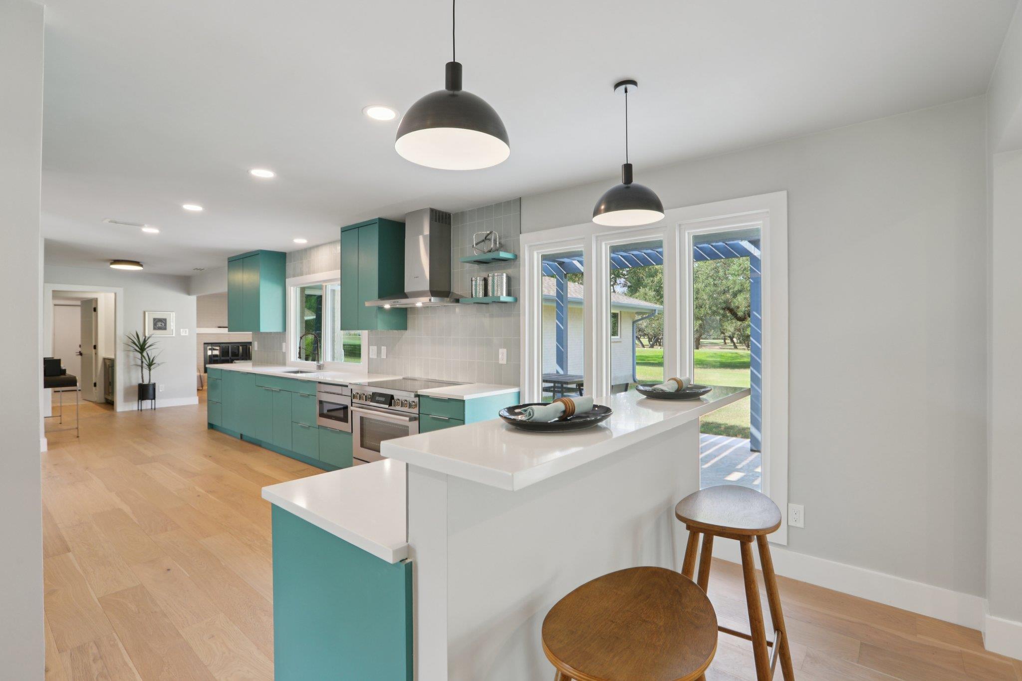 8704 Balcones Club DR