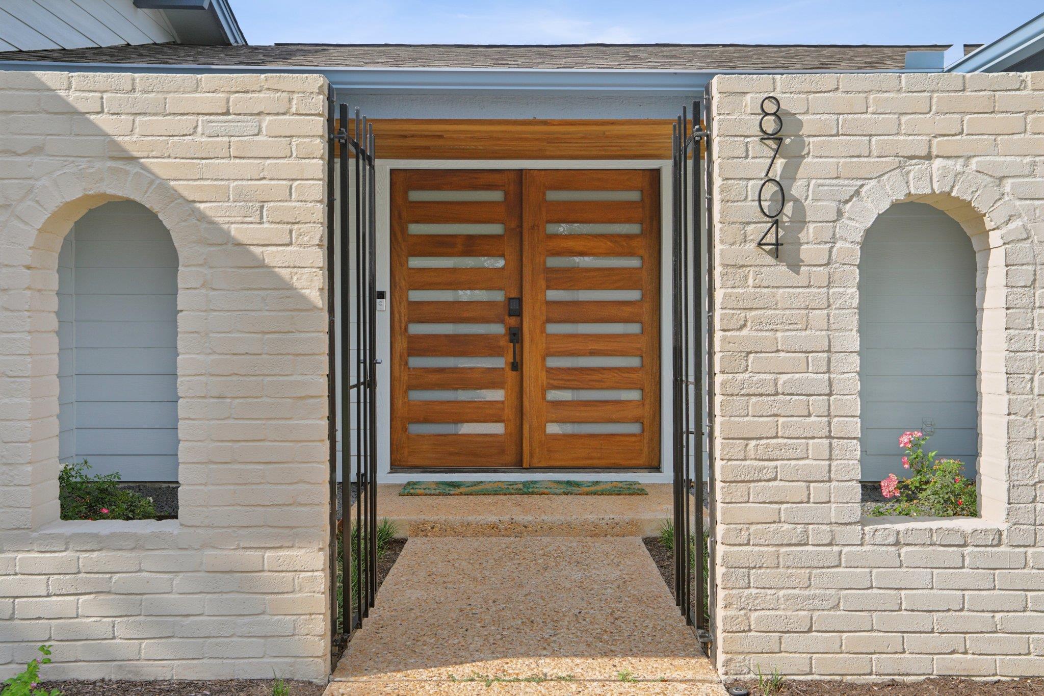 8704 Balcones Club DR