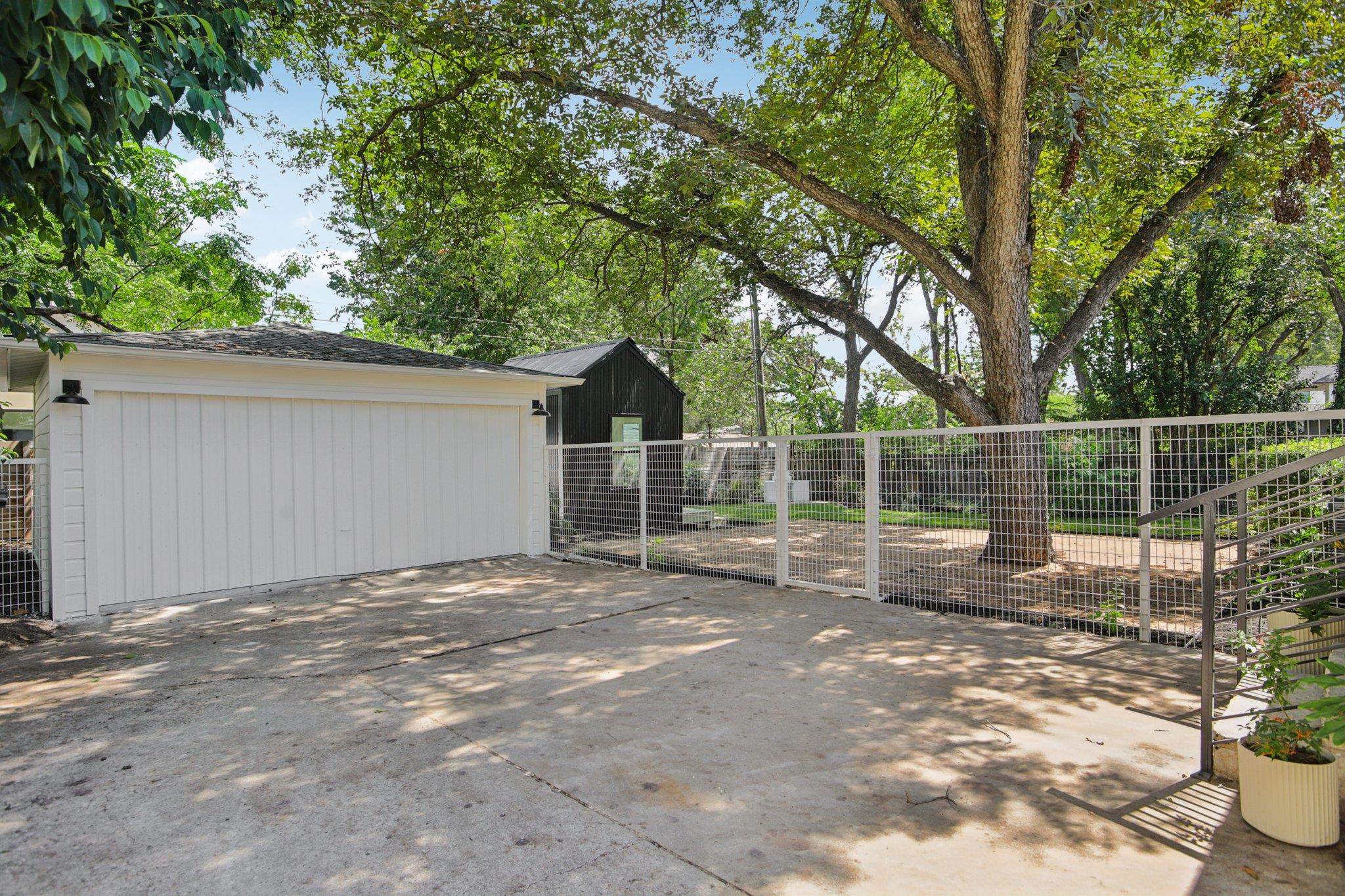 4515 Bull Creek RD