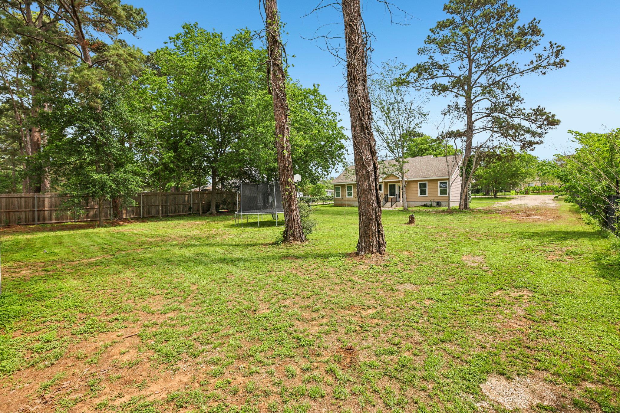 112 Twin Lakes LN