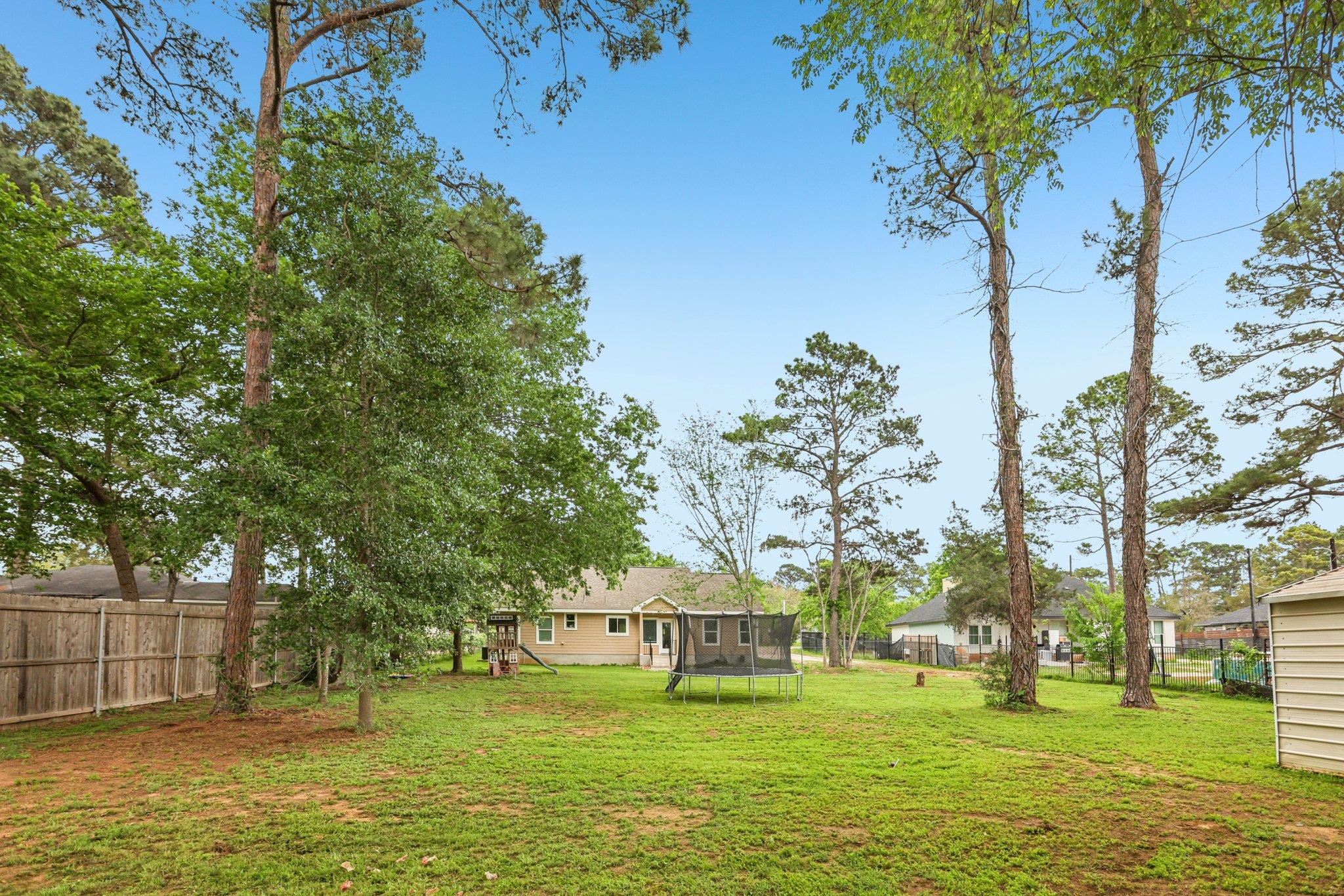 112 Twin Lakes LN