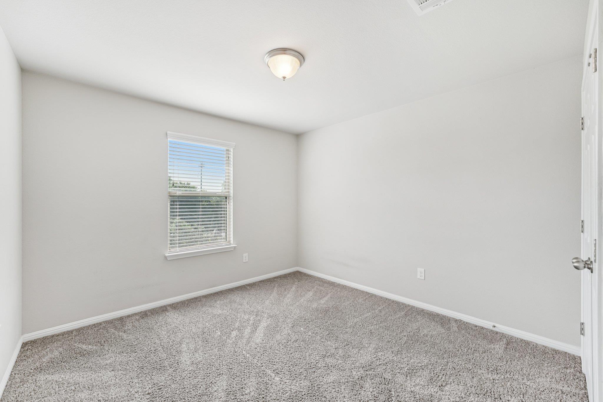 528 Twisted Oaks LN