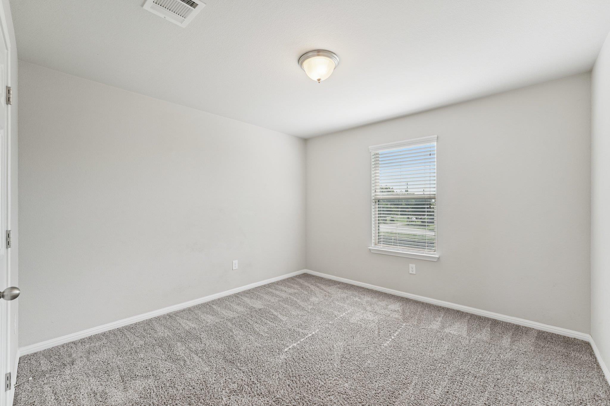 528 Twisted Oaks LN