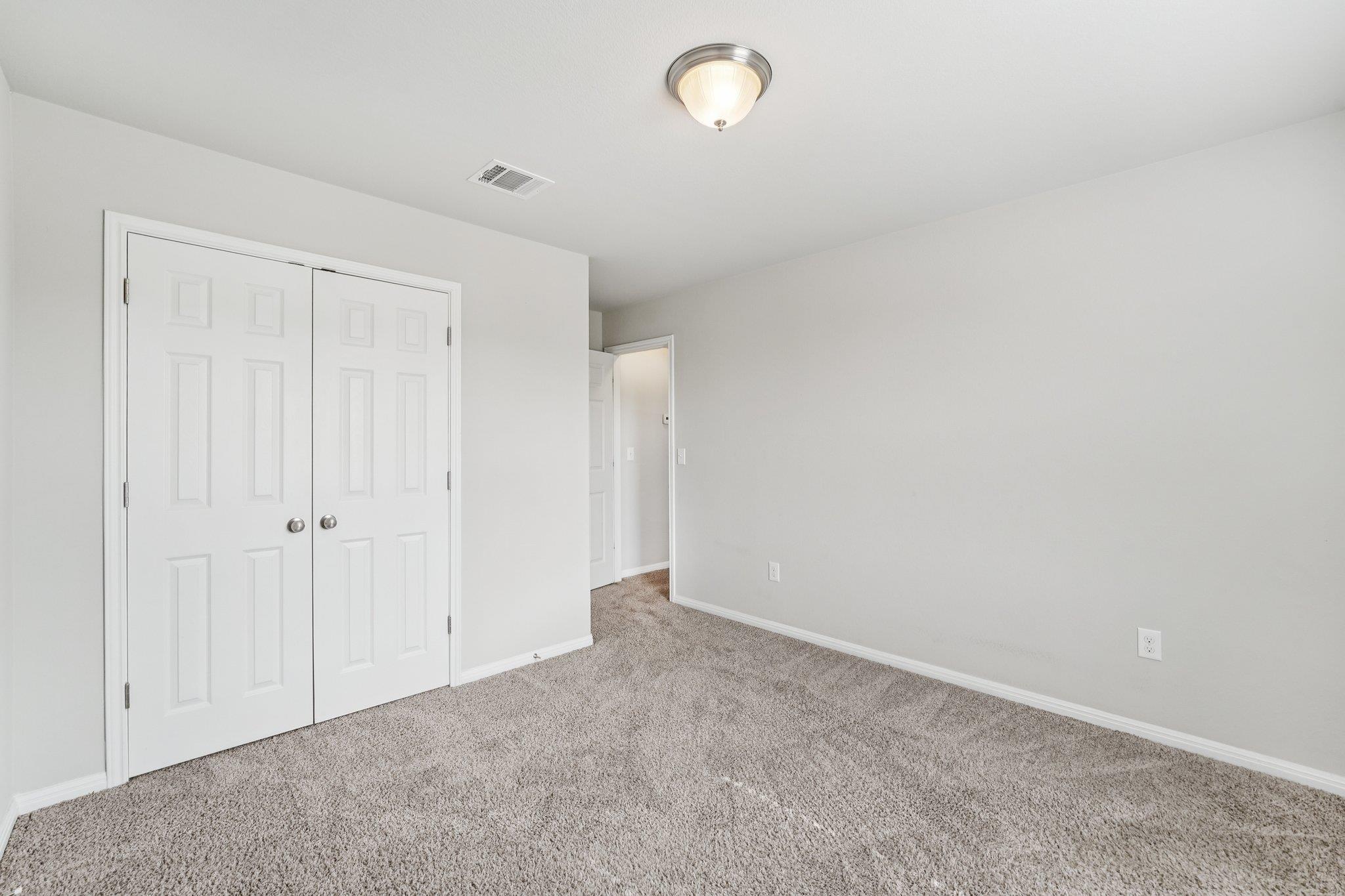528 Twisted Oaks LN