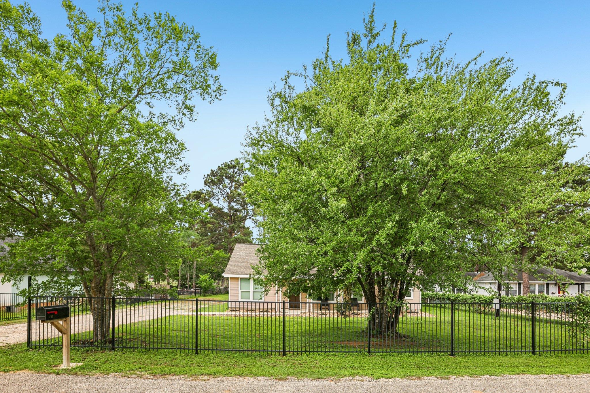 112 Twin Lakes LN
