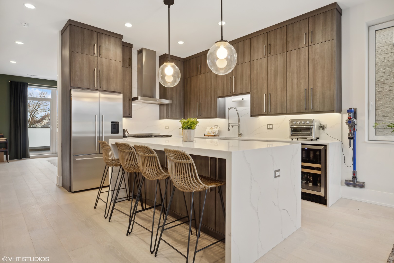 1848 N California Avenue Unit: 2