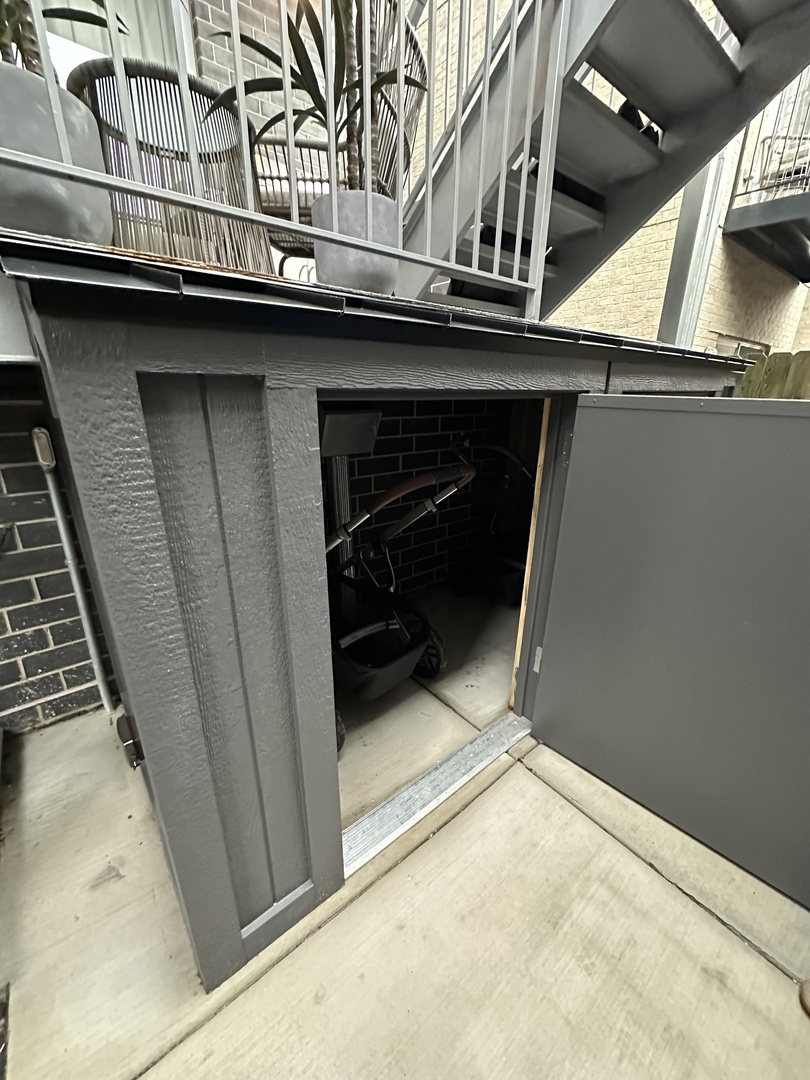 1848 N California Avenue Unit: 2
