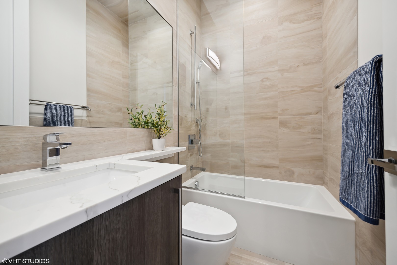 1848 N California Avenue Unit: 2