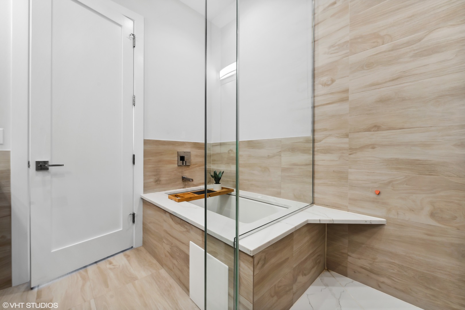 1848 N California Avenue Unit: 2