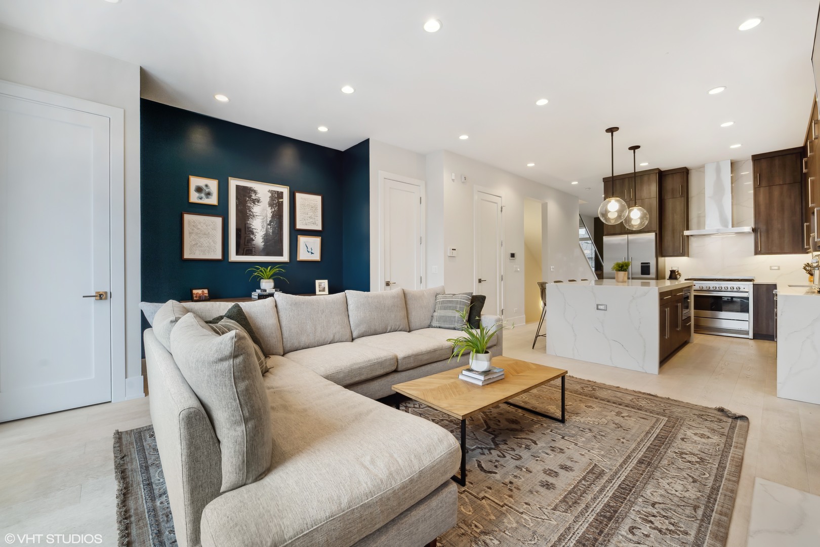 1848 N California Avenue Unit: 2