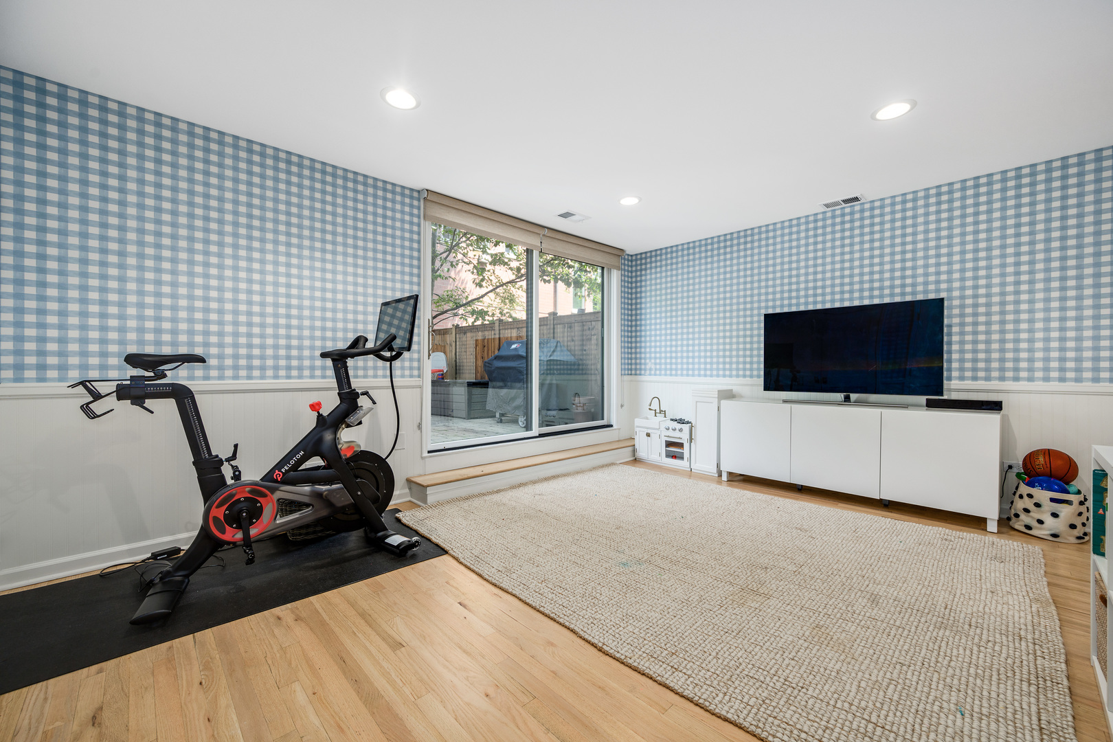 1648 N Burling Street Unit: D
