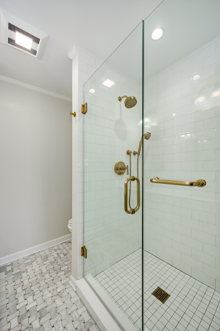 1648 N Burling Street Unit: D