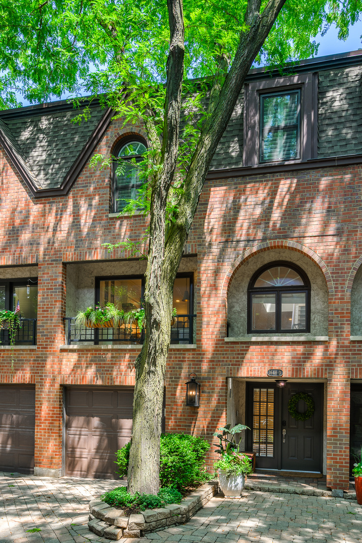 1648 N Burling Street Unit: D
