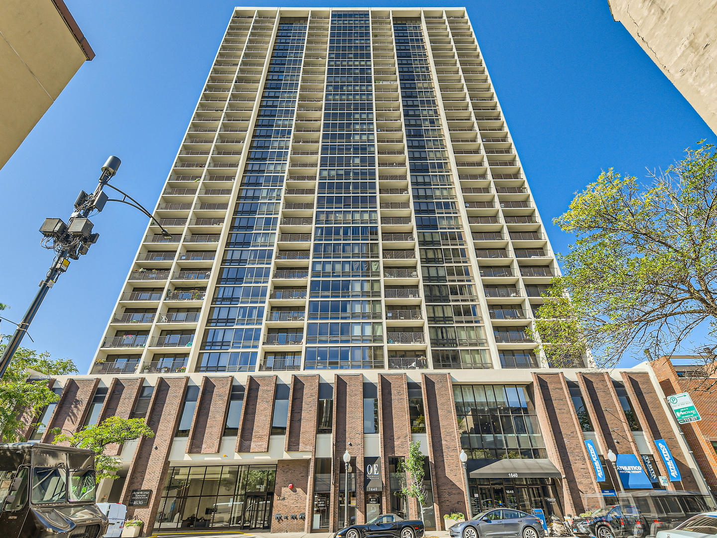 1636 N WELLS Street Unit: 2001