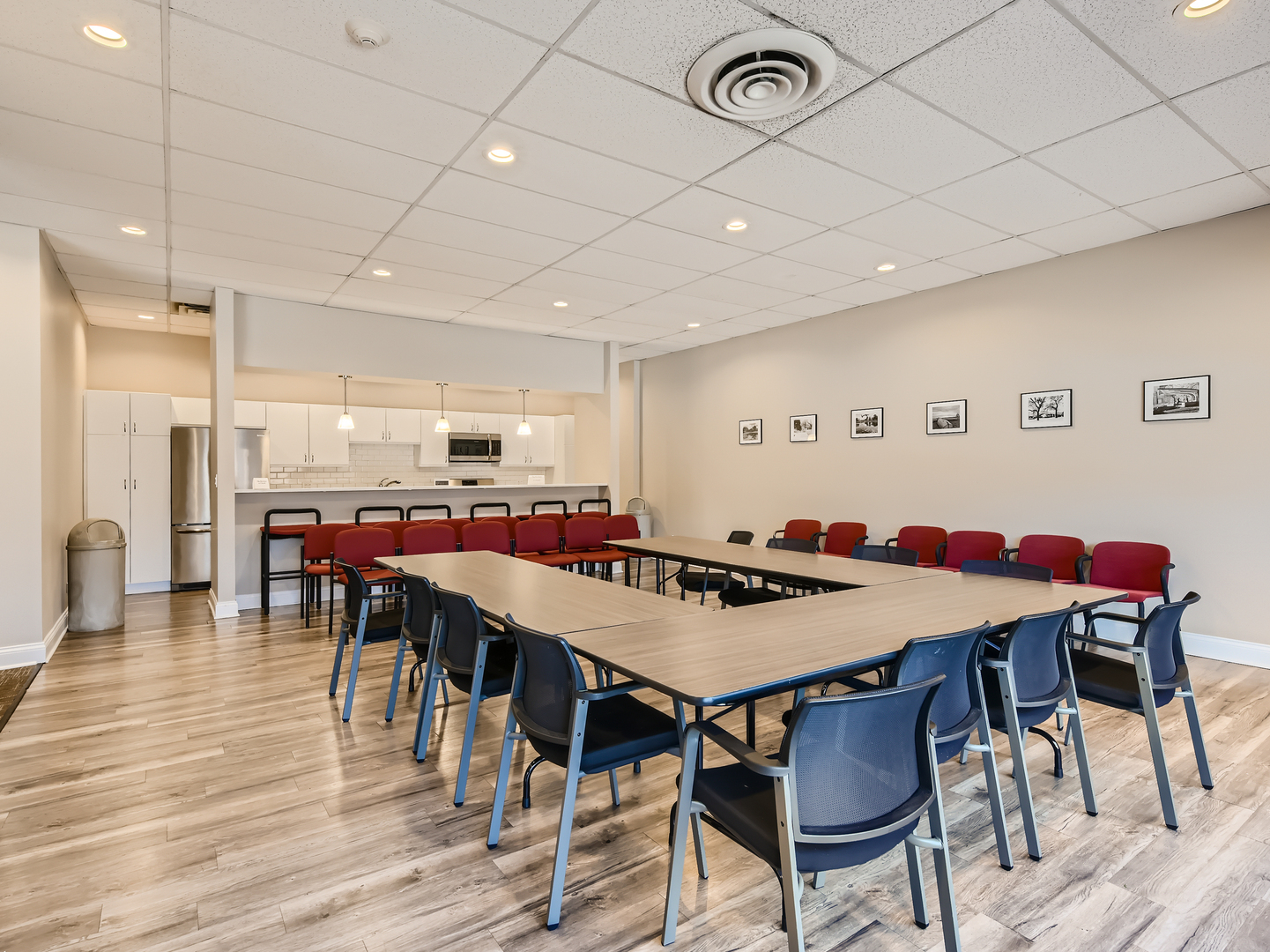 1636 N WELLS Street Unit: 2001