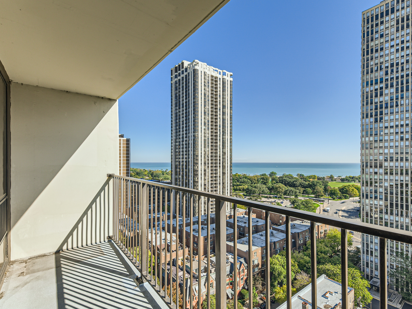 1636 N WELLS Street Unit: 2001